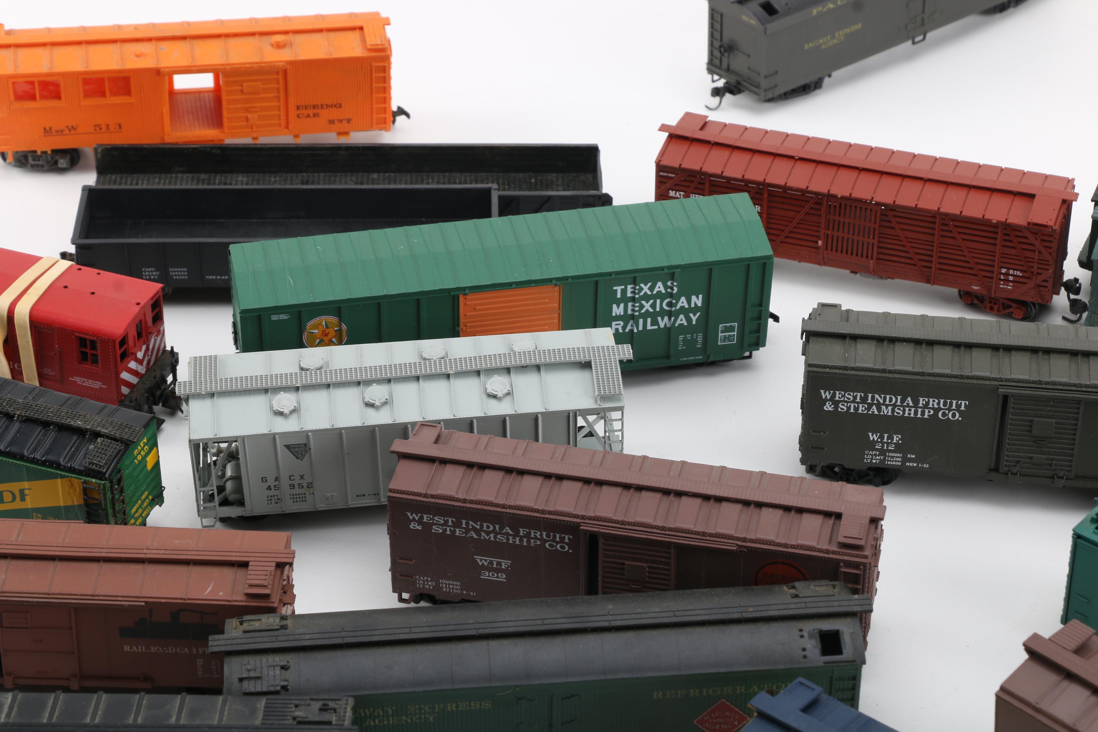 HO Scale Train Cars Including Roco Baldwin Locomotive Diesel Engine
