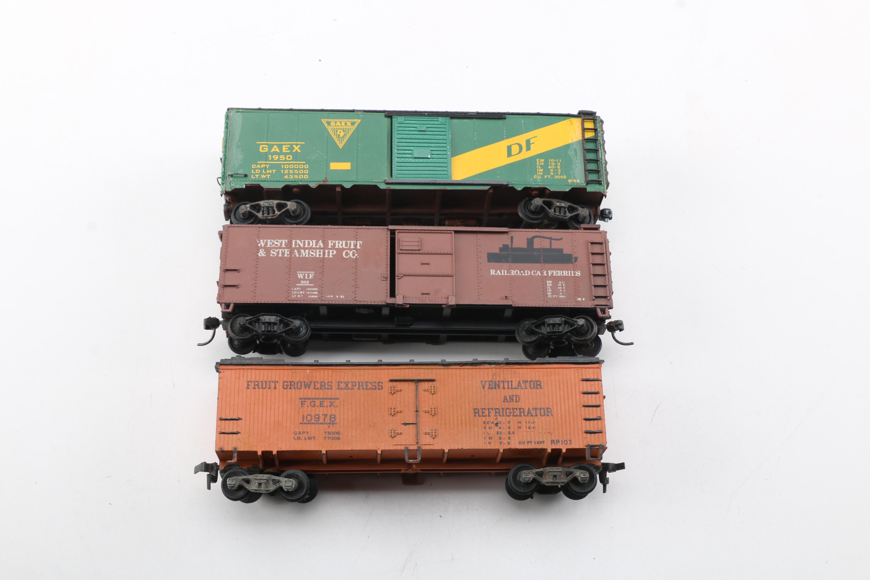 HO Scale Train Cars Including Roco Baldwin Locomotive Diesel Engine
