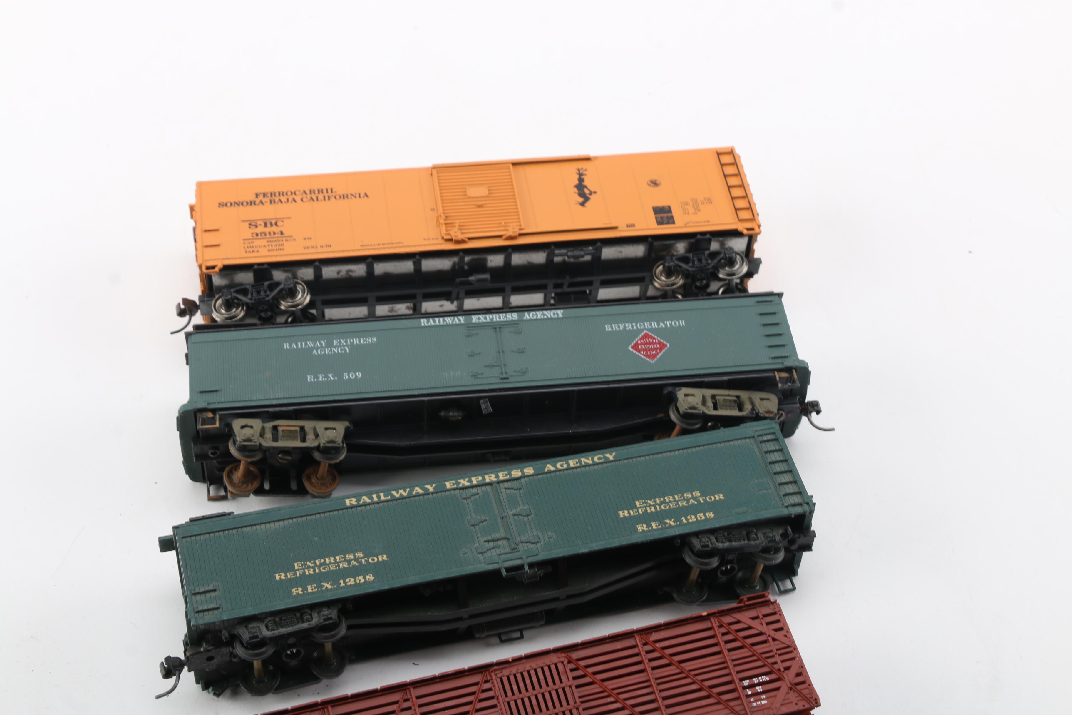 HO Scale Train Cars Including Roco Baldwin Locomotive Diesel Engine