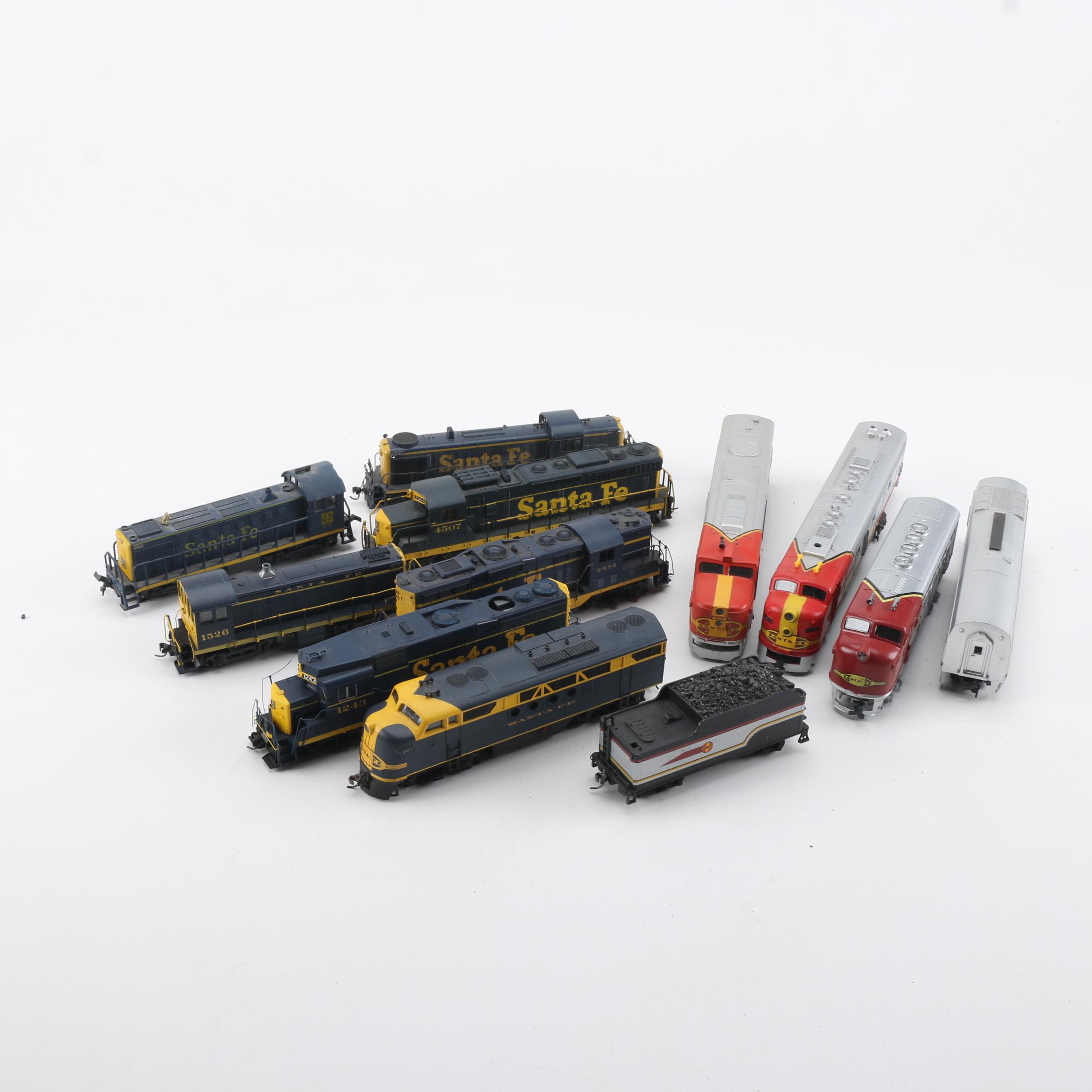 HO Scale Santa Fe Diesel Engines and Train Cars