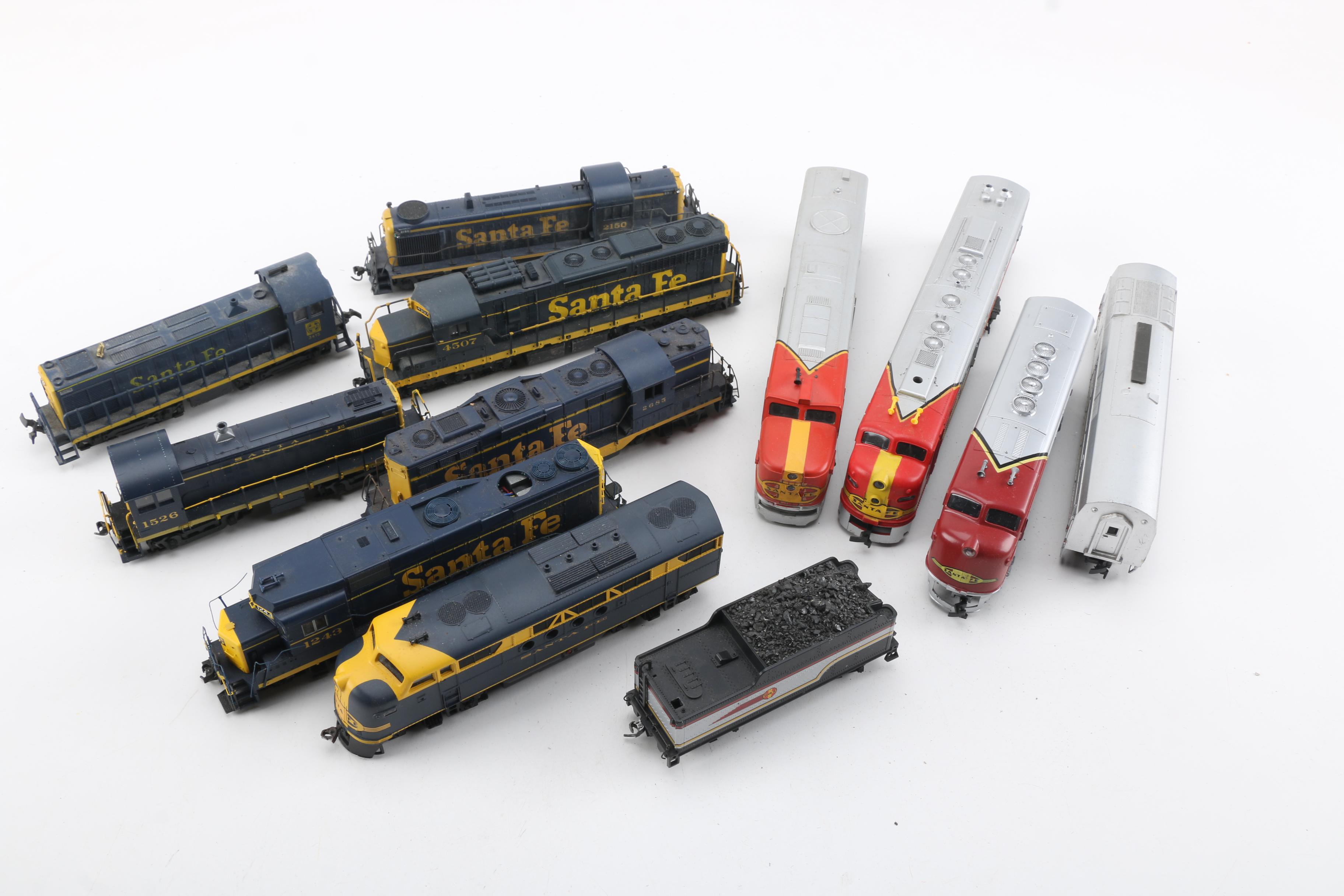 HO Scale Santa Fe Diesel Engines and Train Cars