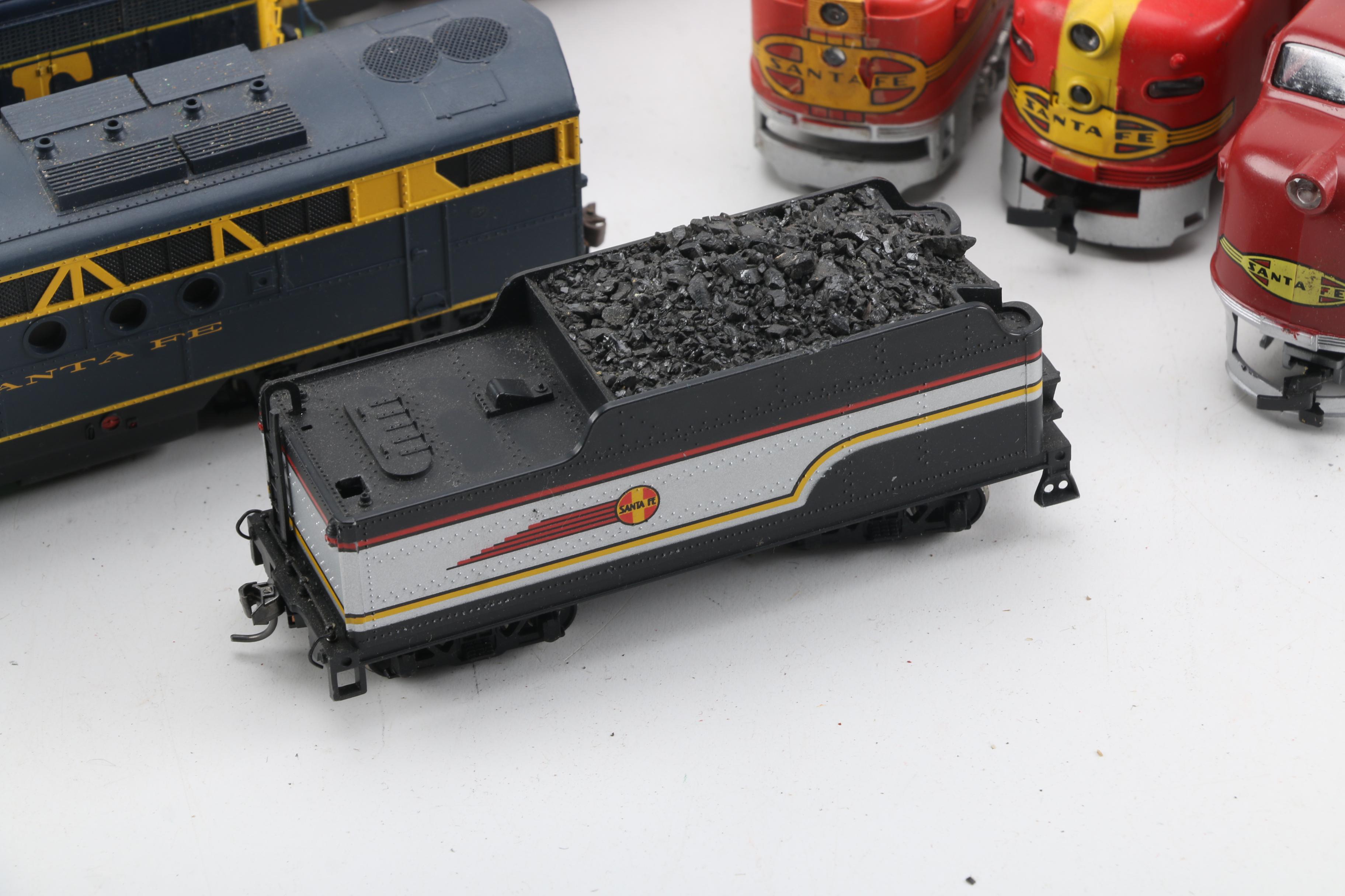 HO Scale Santa Fe Diesel Engines and Train Cars
