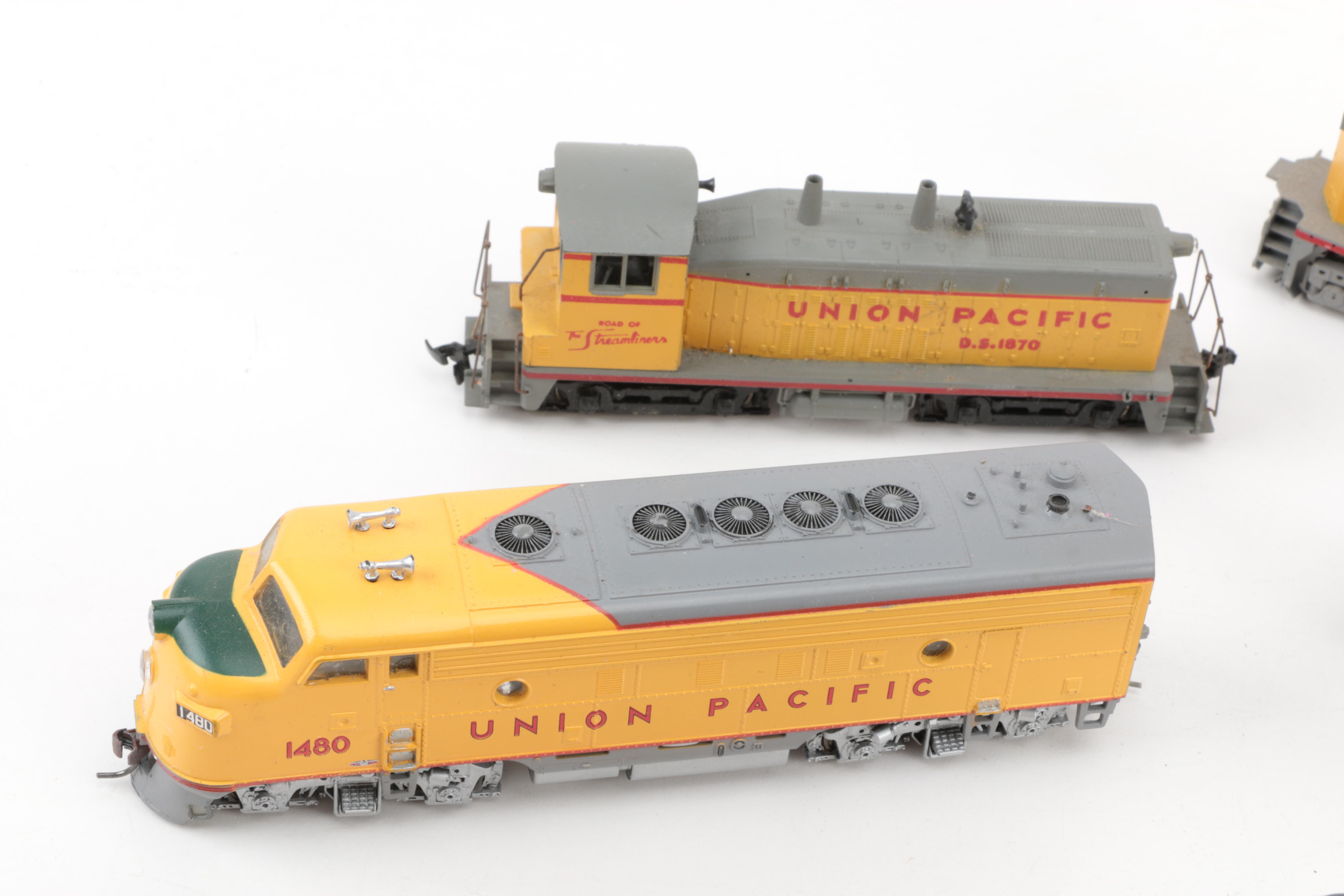 PRIORITY-HO Scale Union Pacific Diesel Engines and Train Cars