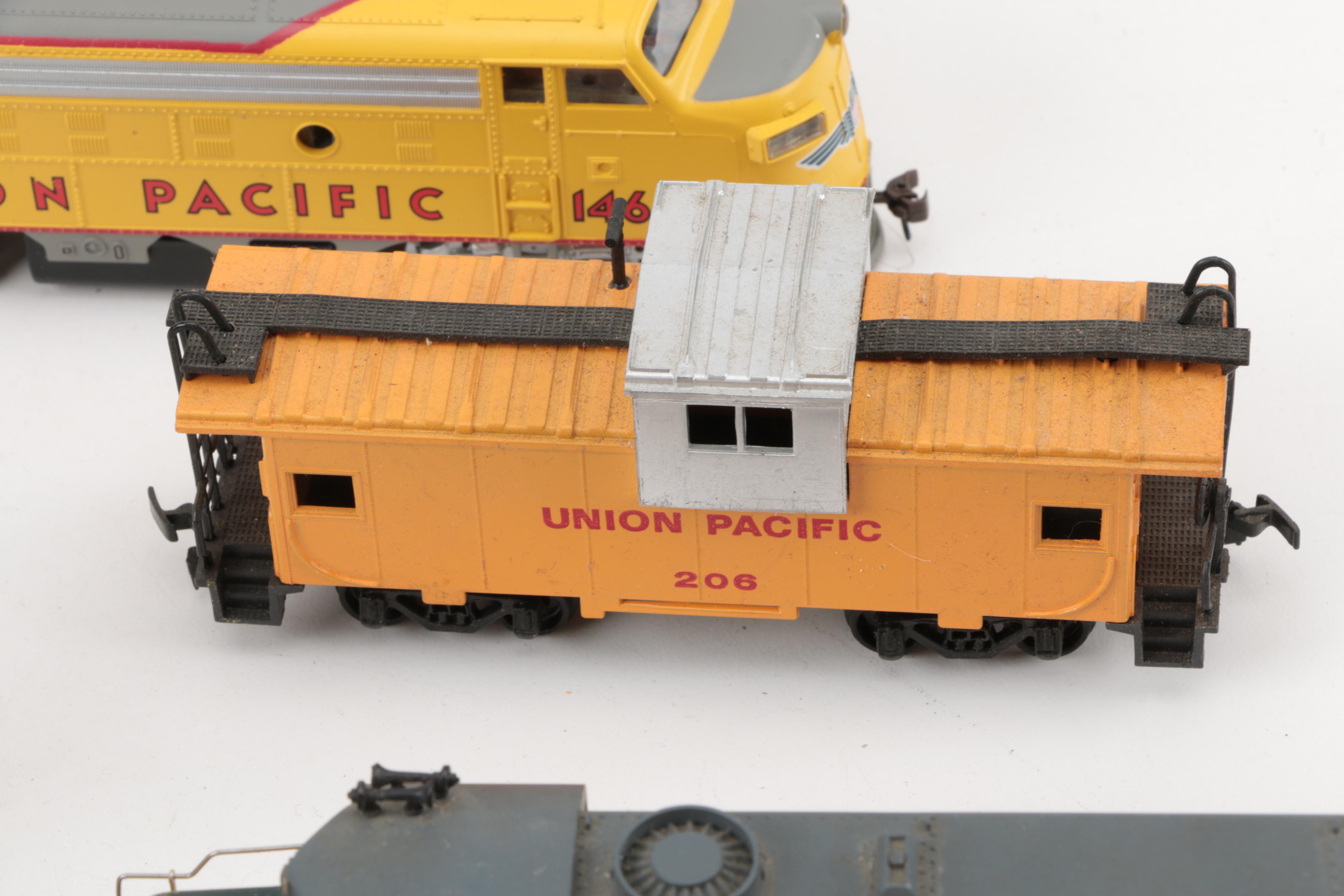 PRIORITY-HO Scale Union Pacific Diesel Engines and Train Cars