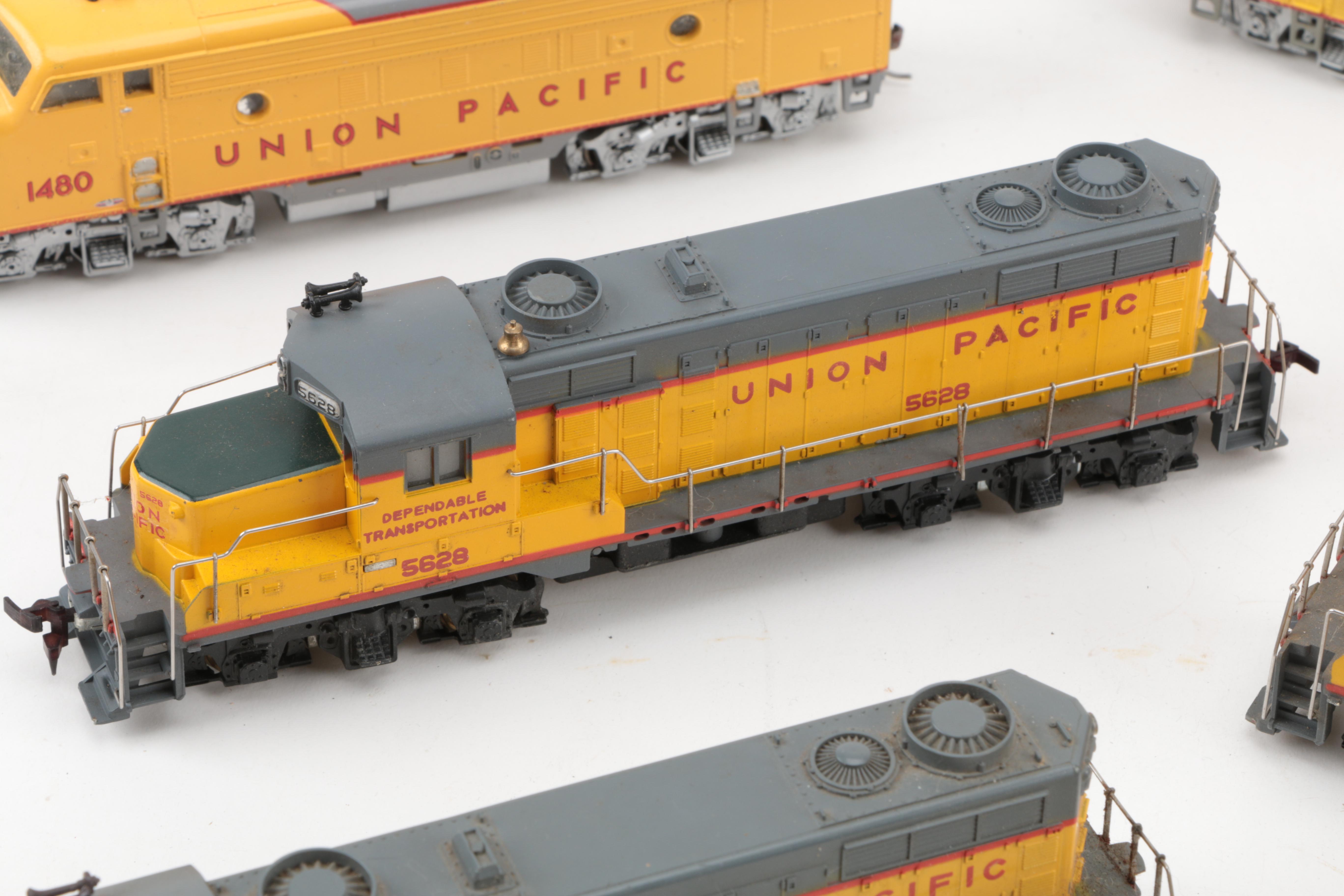 PRIORITY-HO Scale Union Pacific Diesel Engines and Train Cars