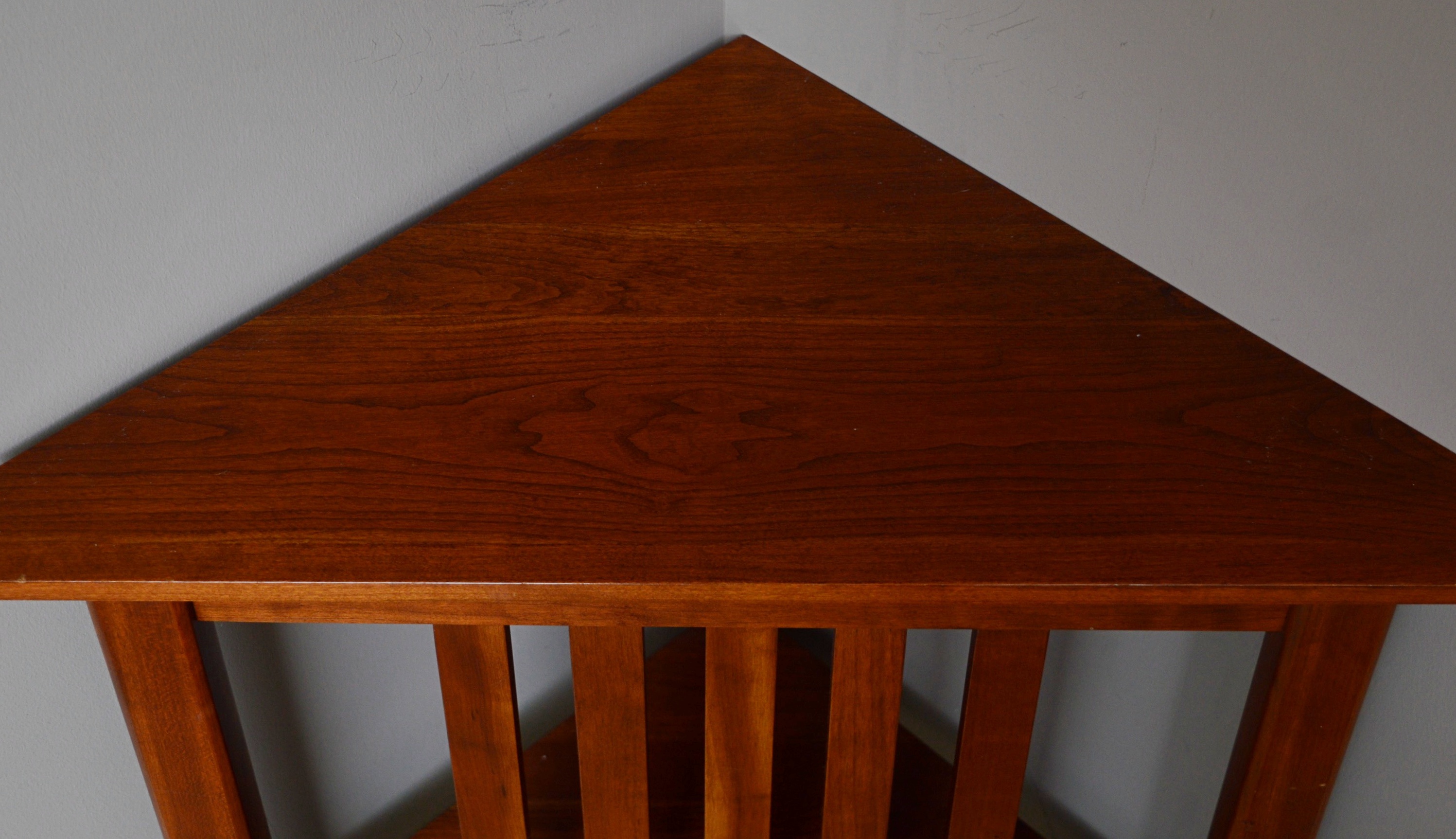 Ethan Allen "American Impressions" Cherry Corner Table