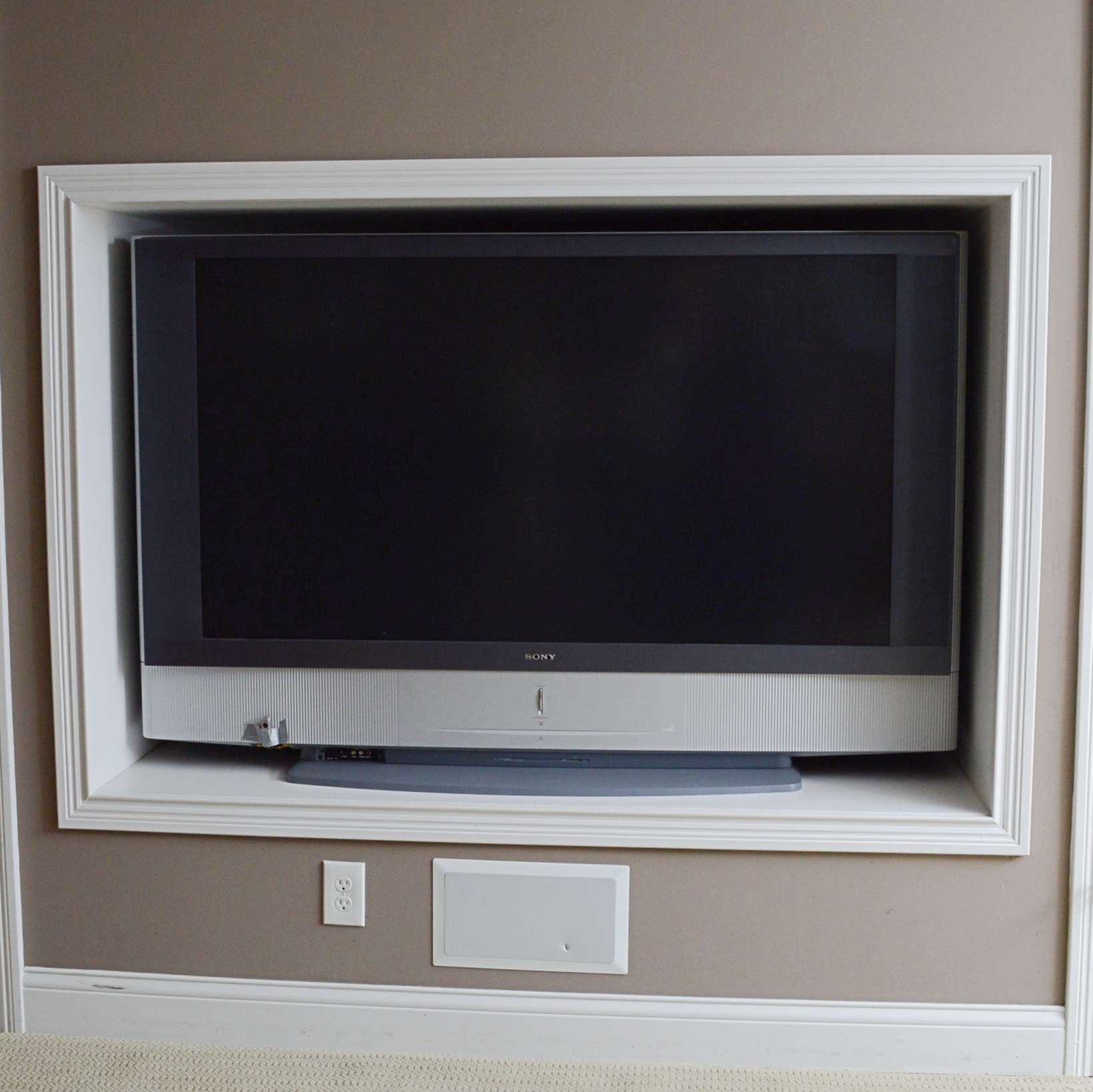 Sony Bravia Grand Wega 60" LCD Television