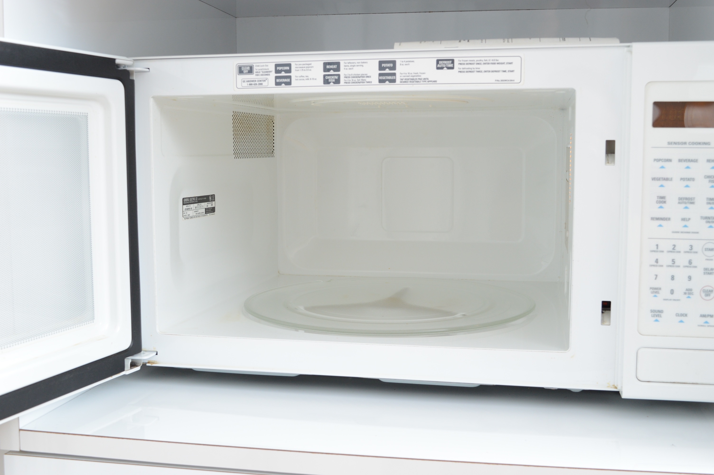 GE Microwave Oven