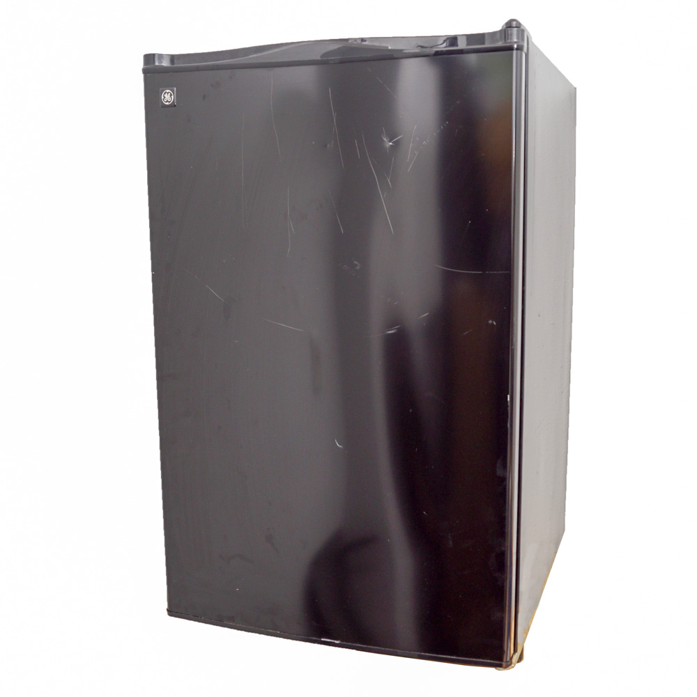GE Mini Fridge