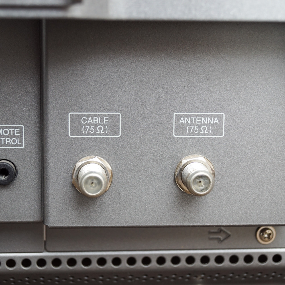 Zenith Television with Wall Mount