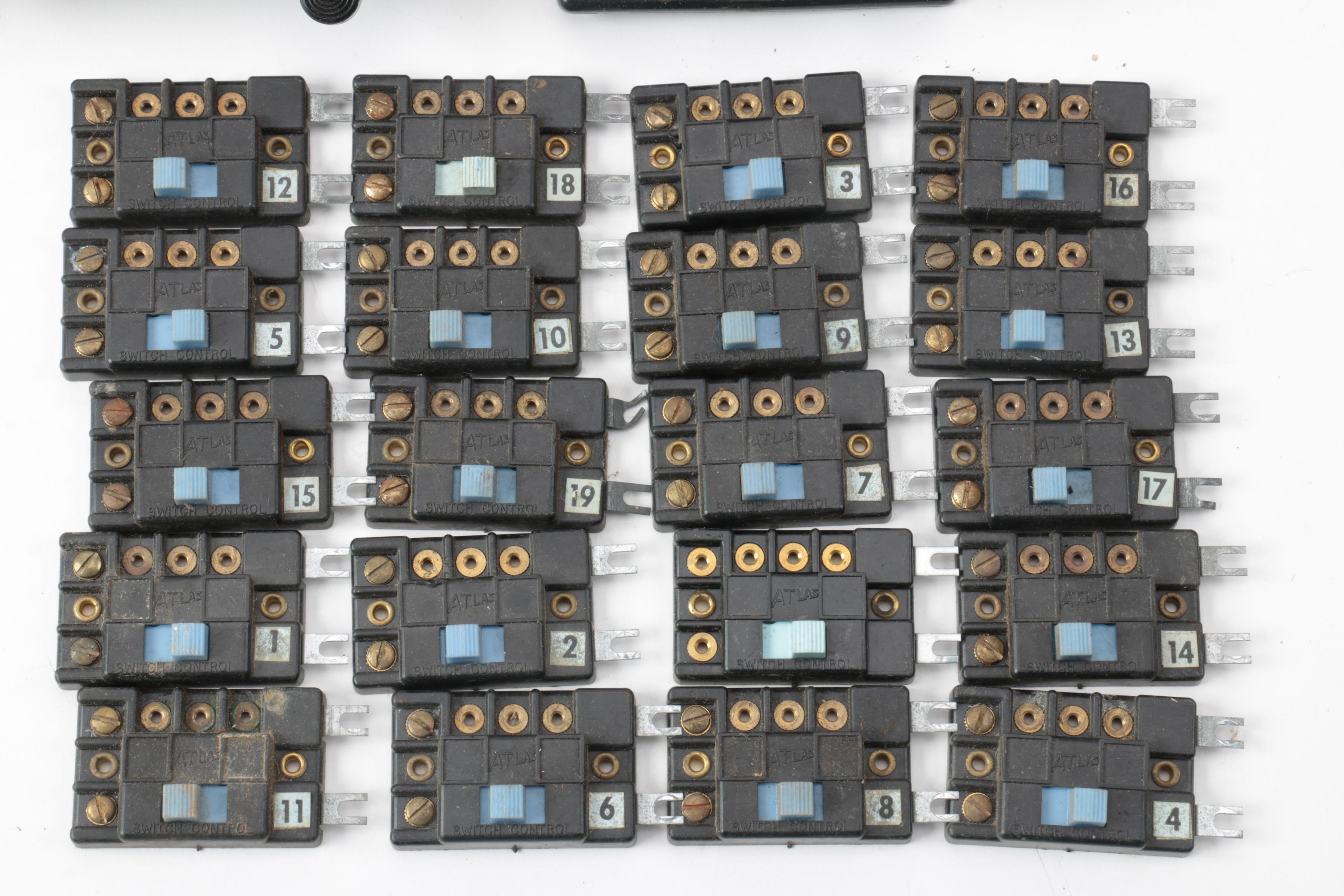 Model Train Transformers, Switches and Accessories