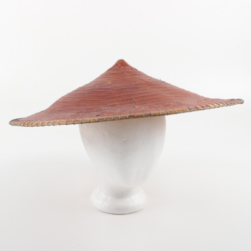 Asian Dǒulì Woven Bamboo Conical Hat