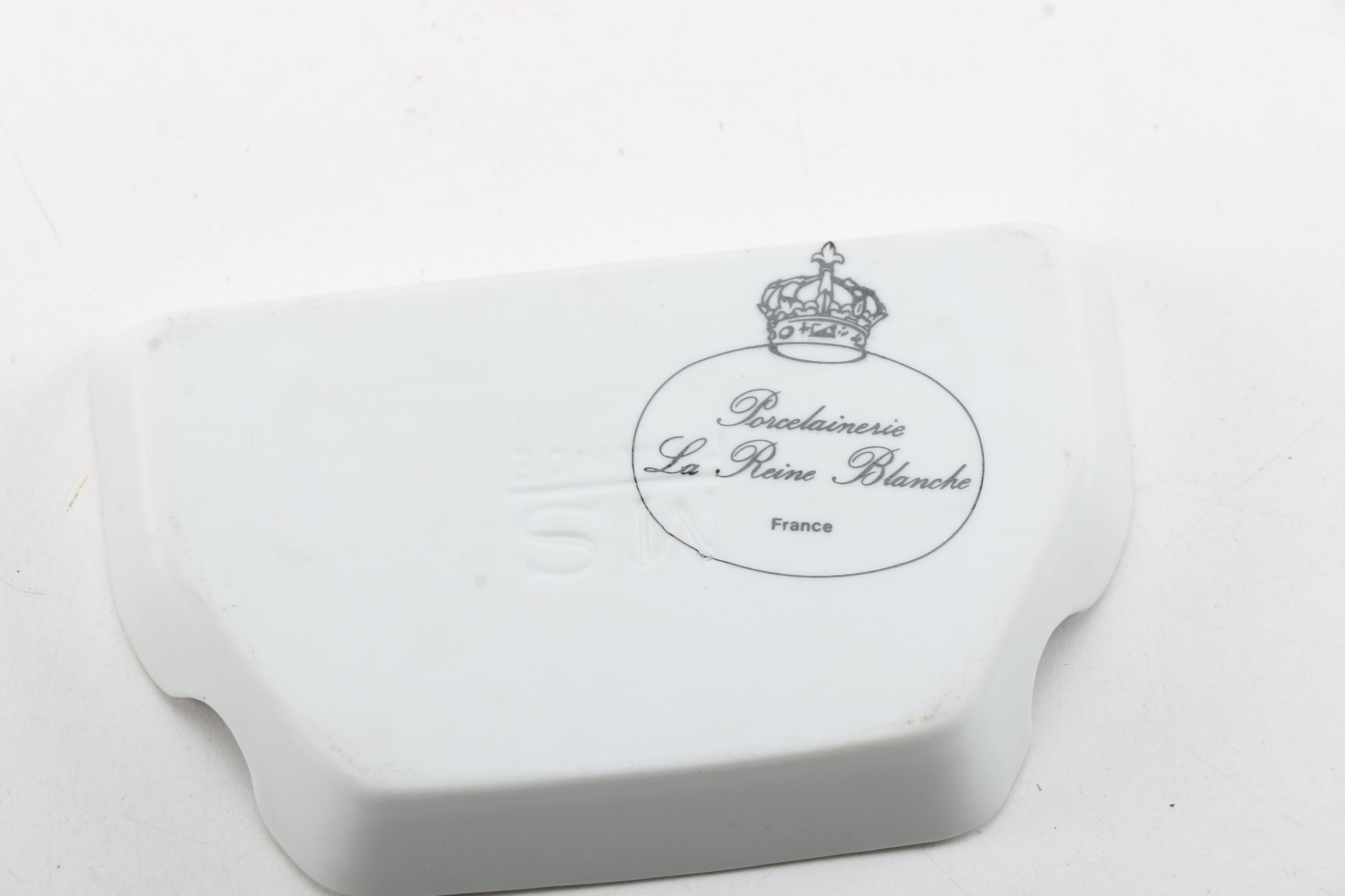 "La Reine Blanche" Porcelain Dish
