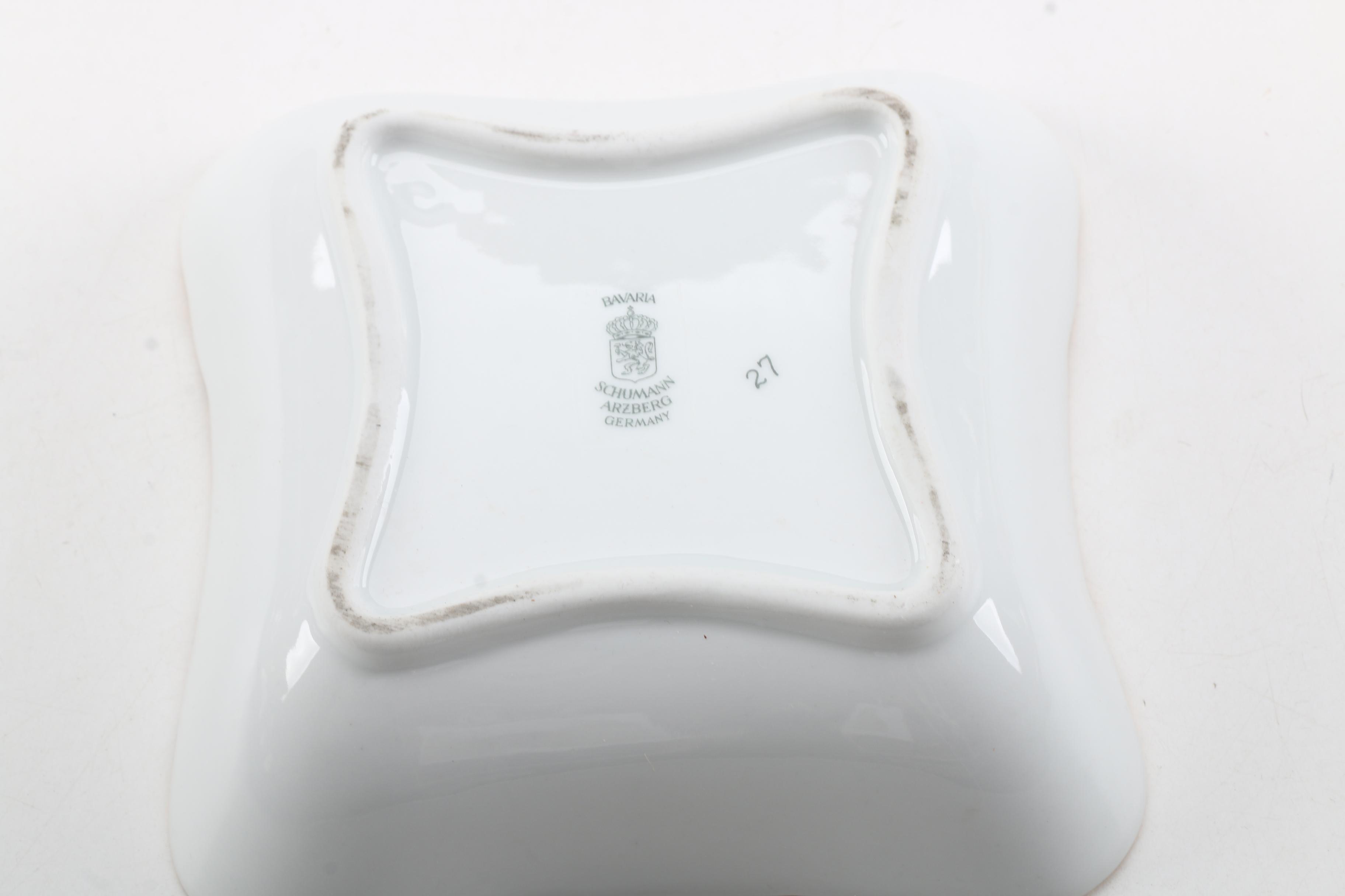 "La Reine Blanche" Porcelain Dish