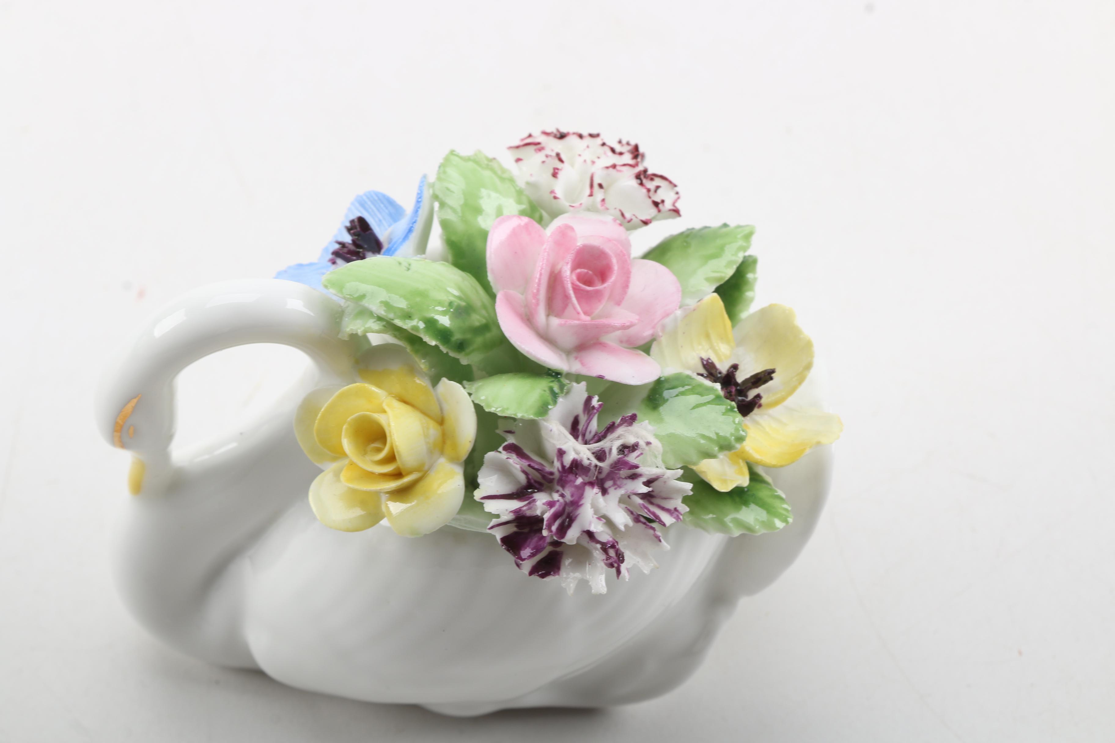 "La Reine Blanche" Porcelain Dish