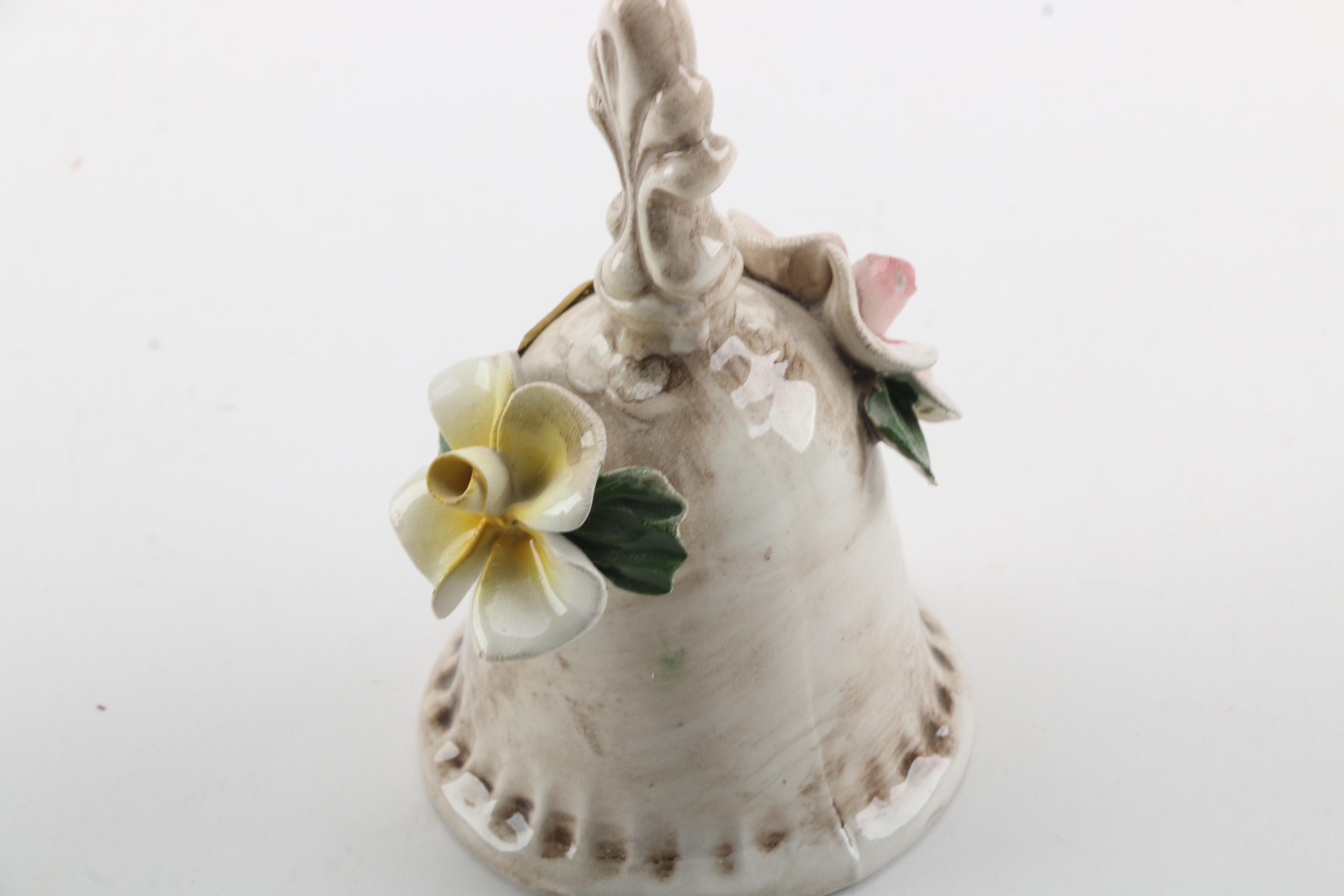 "La Reine Blanche" Porcelain Dish