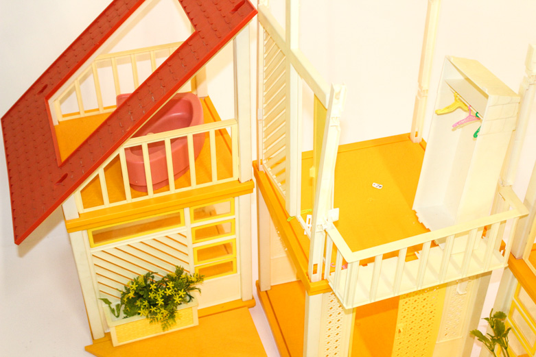 1980s-Era Mattel Barbie's Dream House