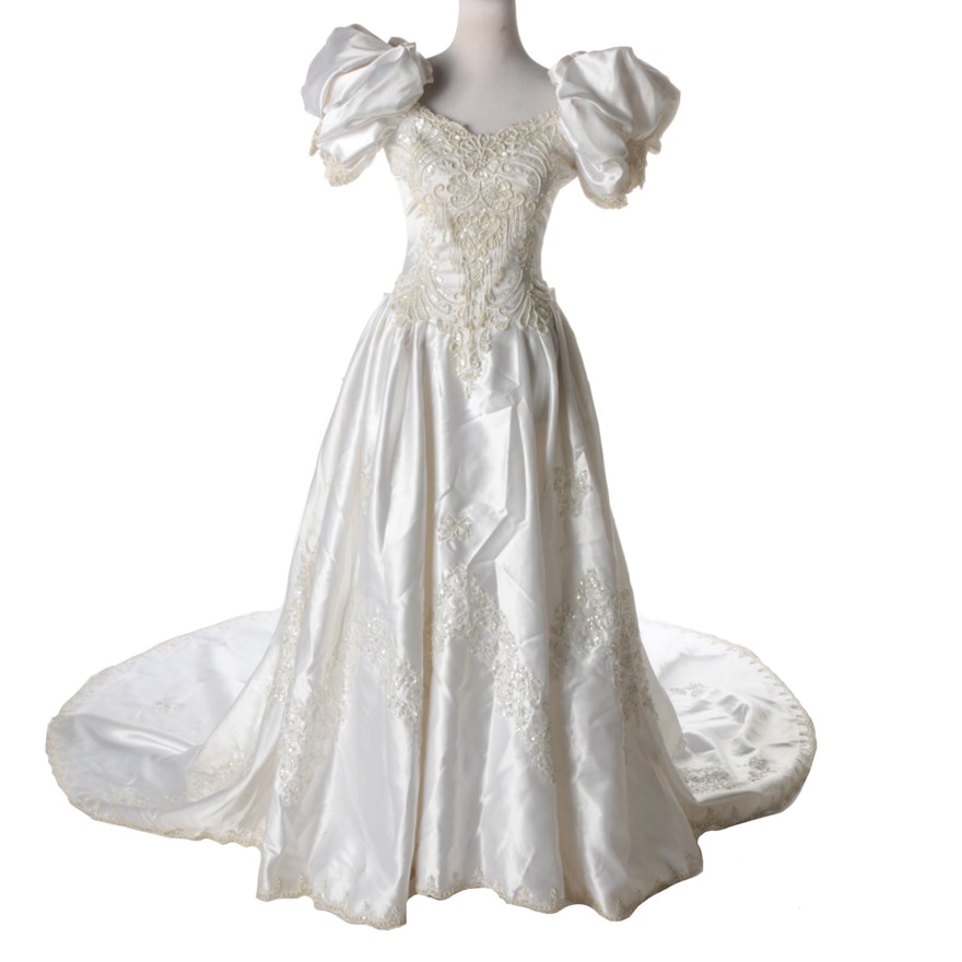Circa 1980s Sweetheart Gowns Wedding Dress