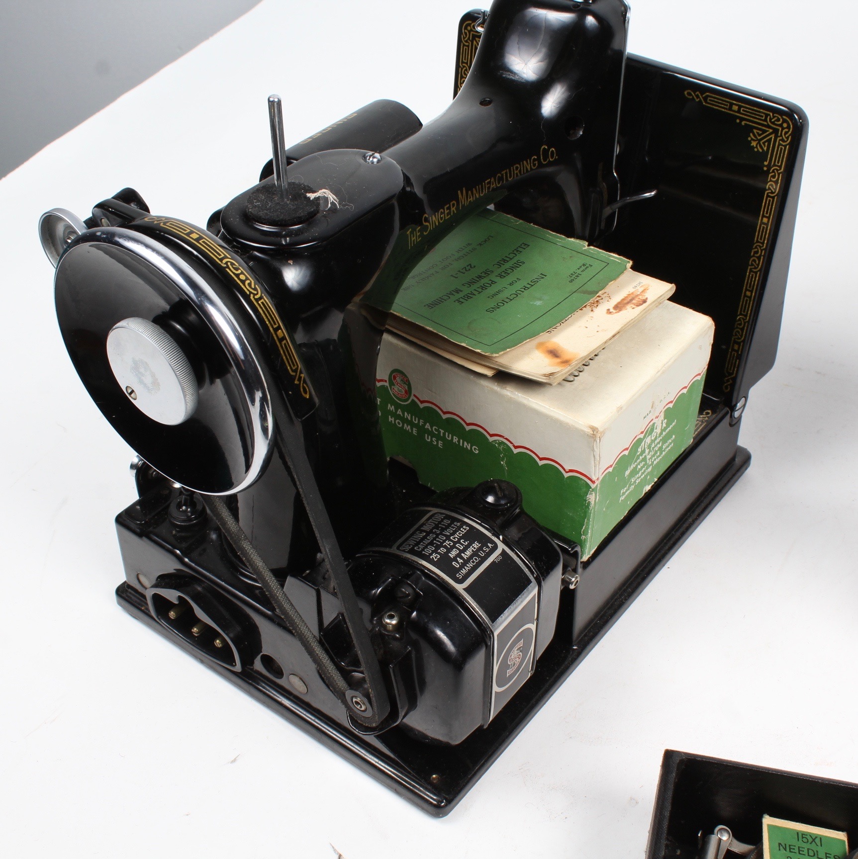 1938 Singer Portable Electric Sewing Machine