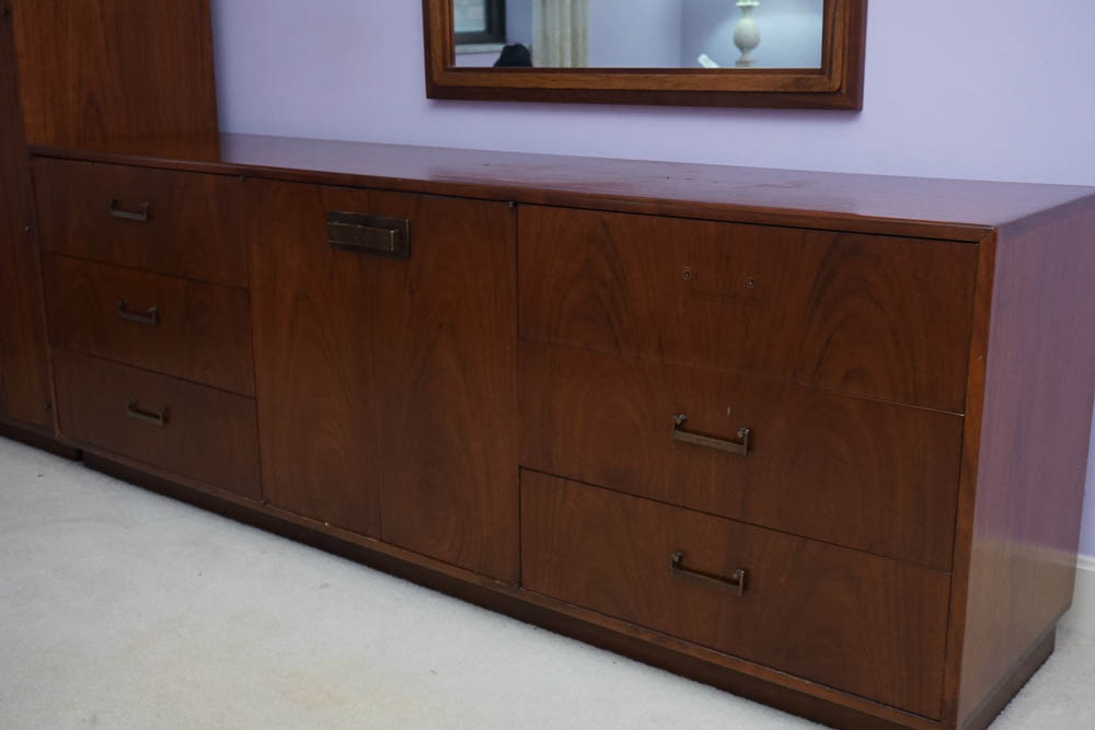 Vintage Mid Century Modern Dresser with Mirror EBTH