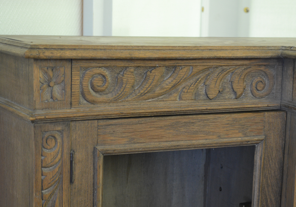 Antique Carved Italian Oak Hutch