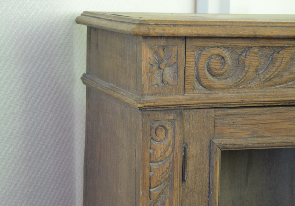 Antique Carved Italian Oak Hutch