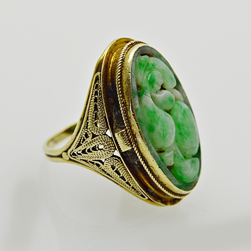 Vintage 14K Yellow Gold and Carved Jadeite Ring