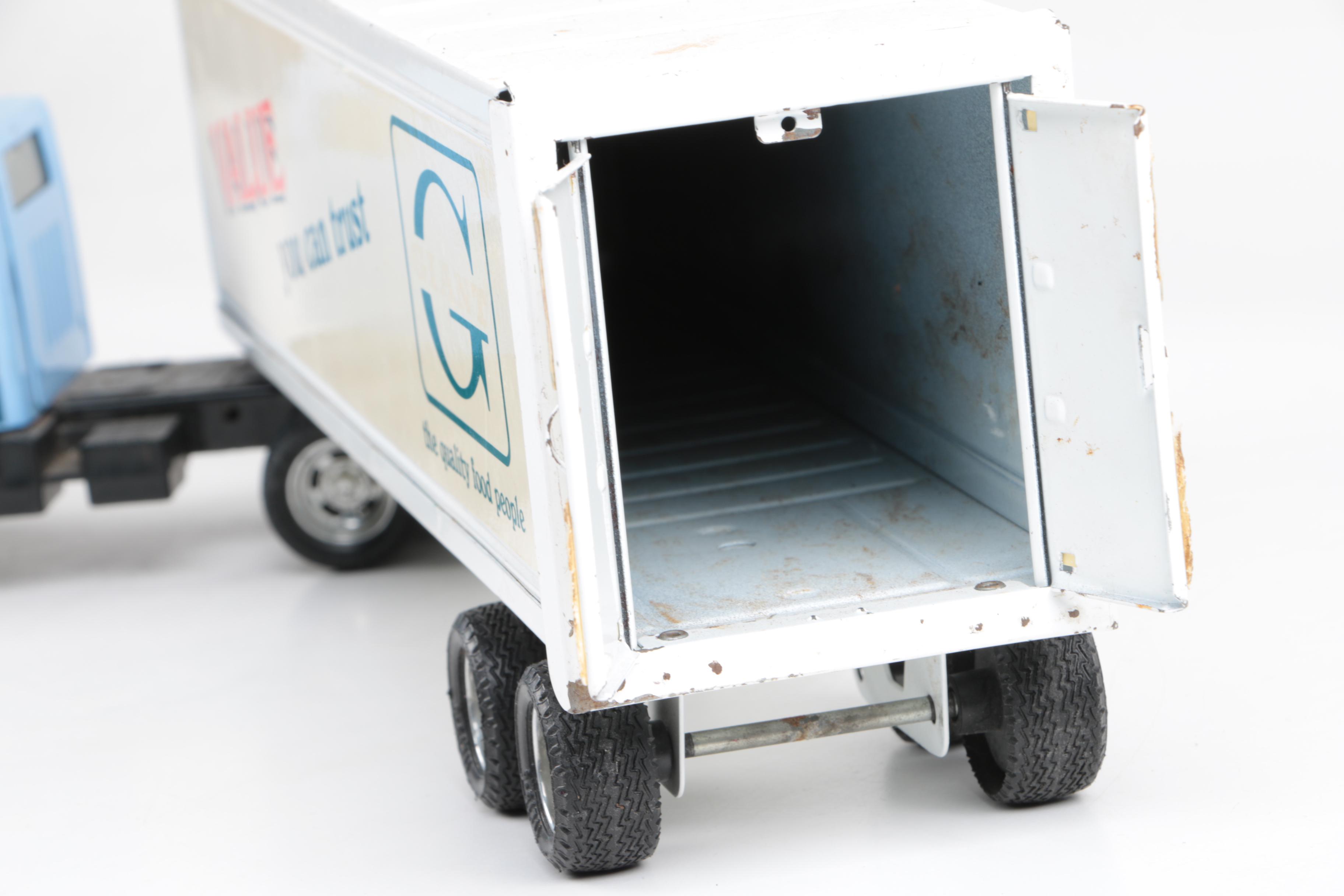 Giant Supermarket Die-Cast Tractor Trailer