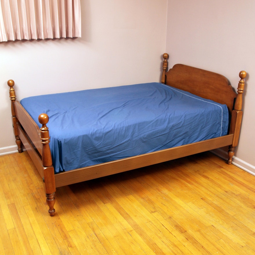 Colonial Style Full Size Bed by Dixie