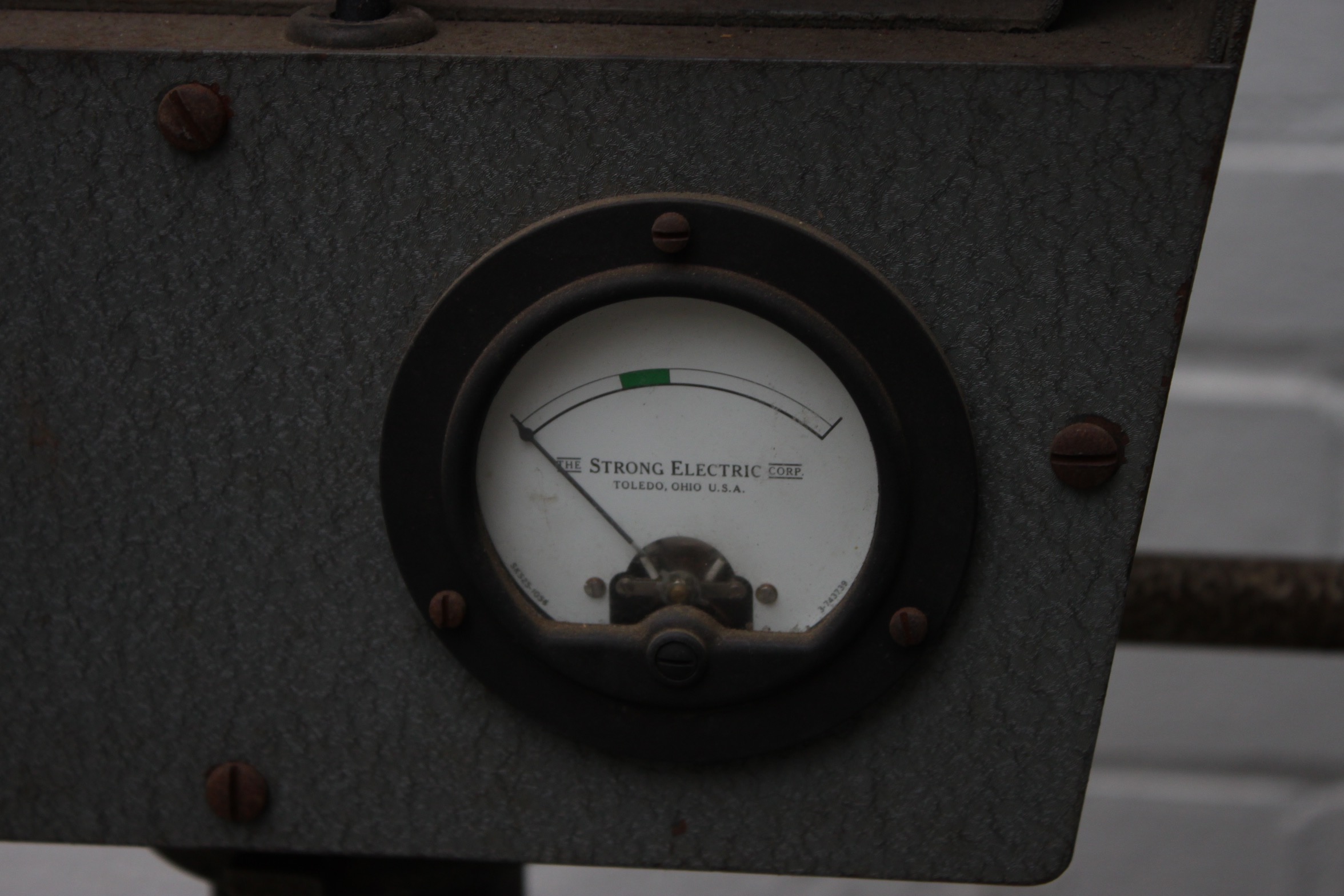 Vintage Strong Electric "Super Trouper" Electric Spotlight Stand