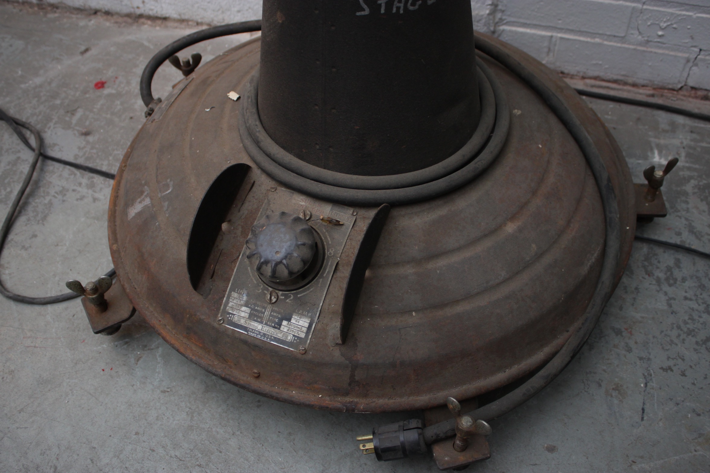 Vintage Strong Electric "Super Trouper" Electric Spotlight Stand