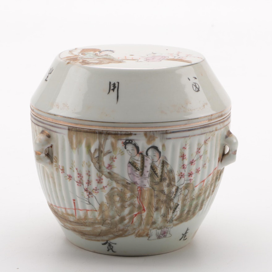 Republic Period Chinese Porcelain Covered Pot