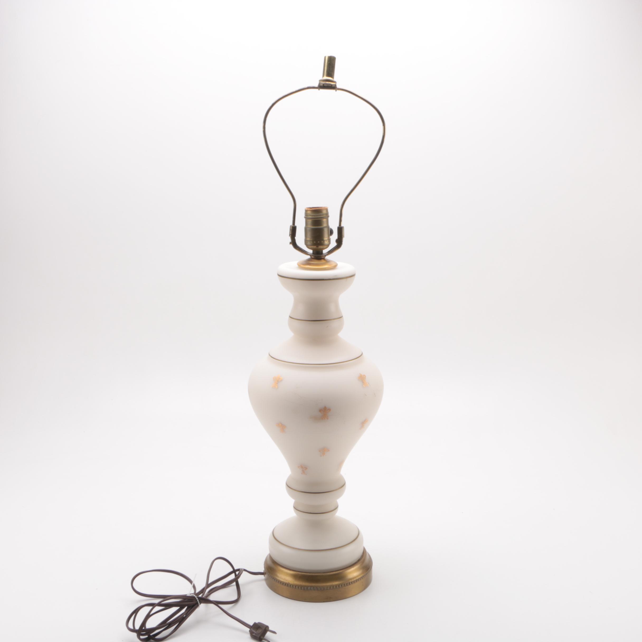 Vintage Fleur de Lis Ceramic Table Lamp