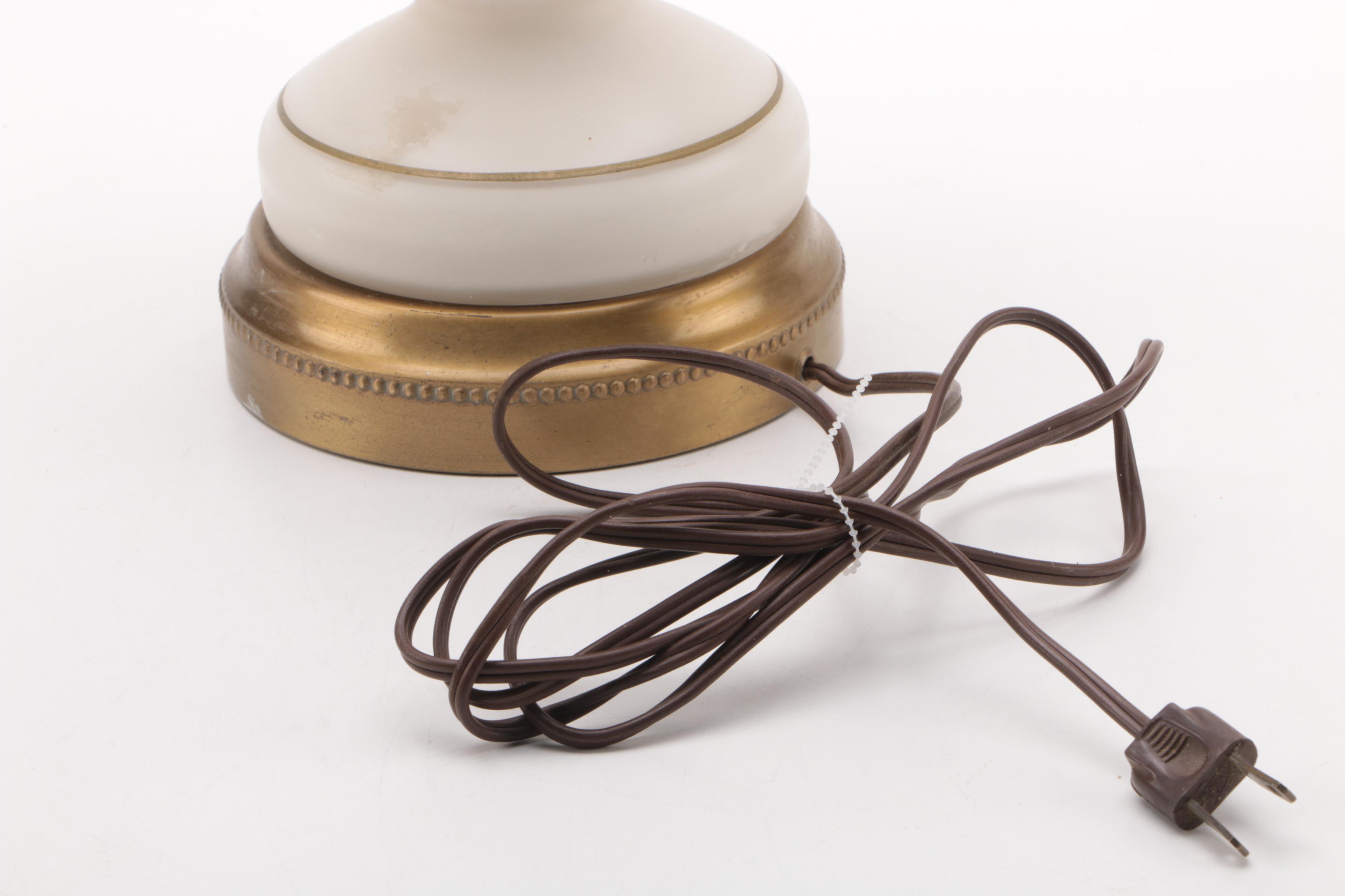 Vintage Fleur de Lis Ceramic Table Lamp