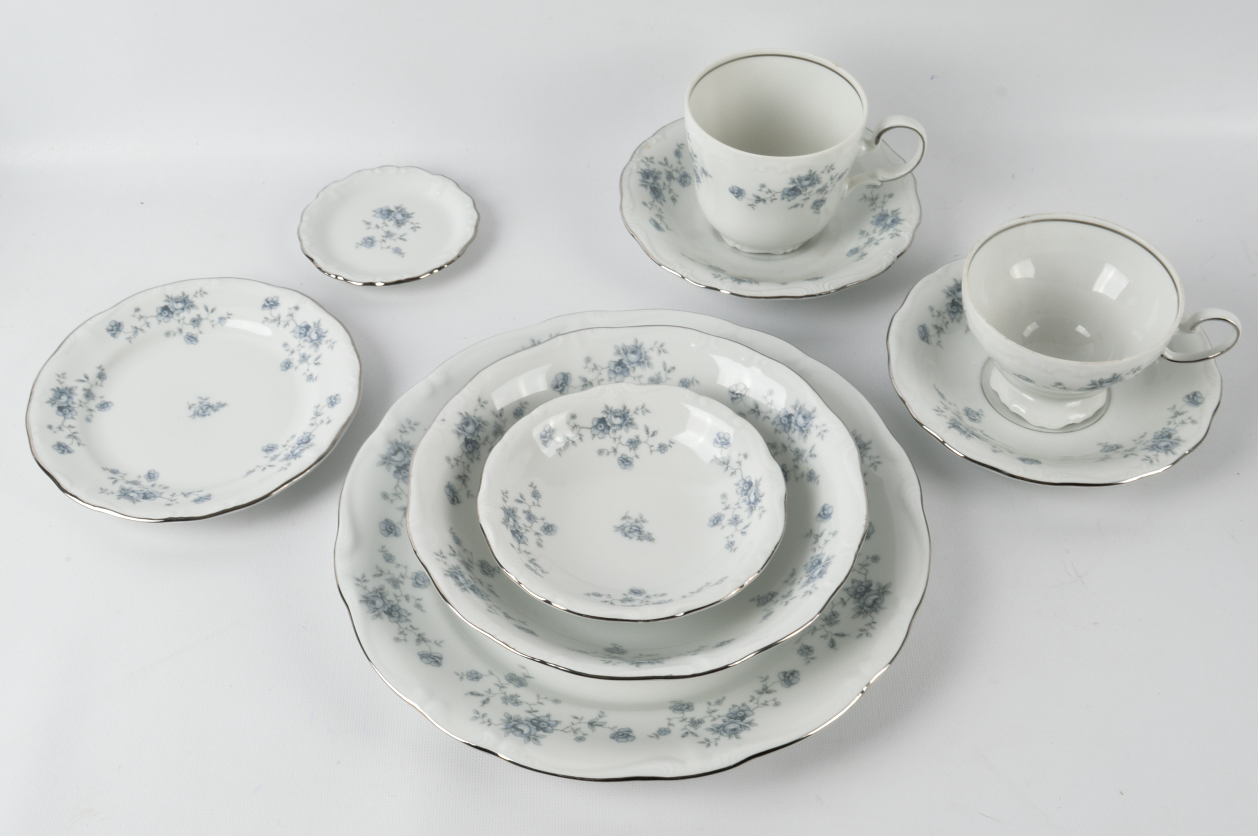 Johann Haviland Bavarian "Blue Garland" Porcelain Dinnerware