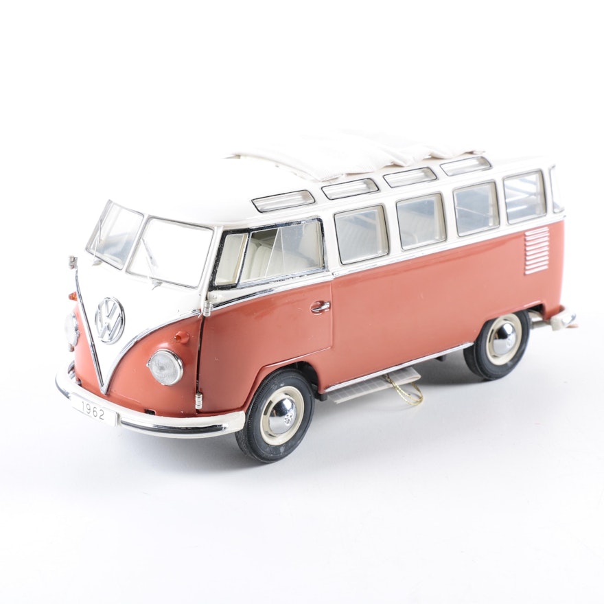 Franklin Mint 1962 Volkswagen Microbus 1:24 Scale Replica