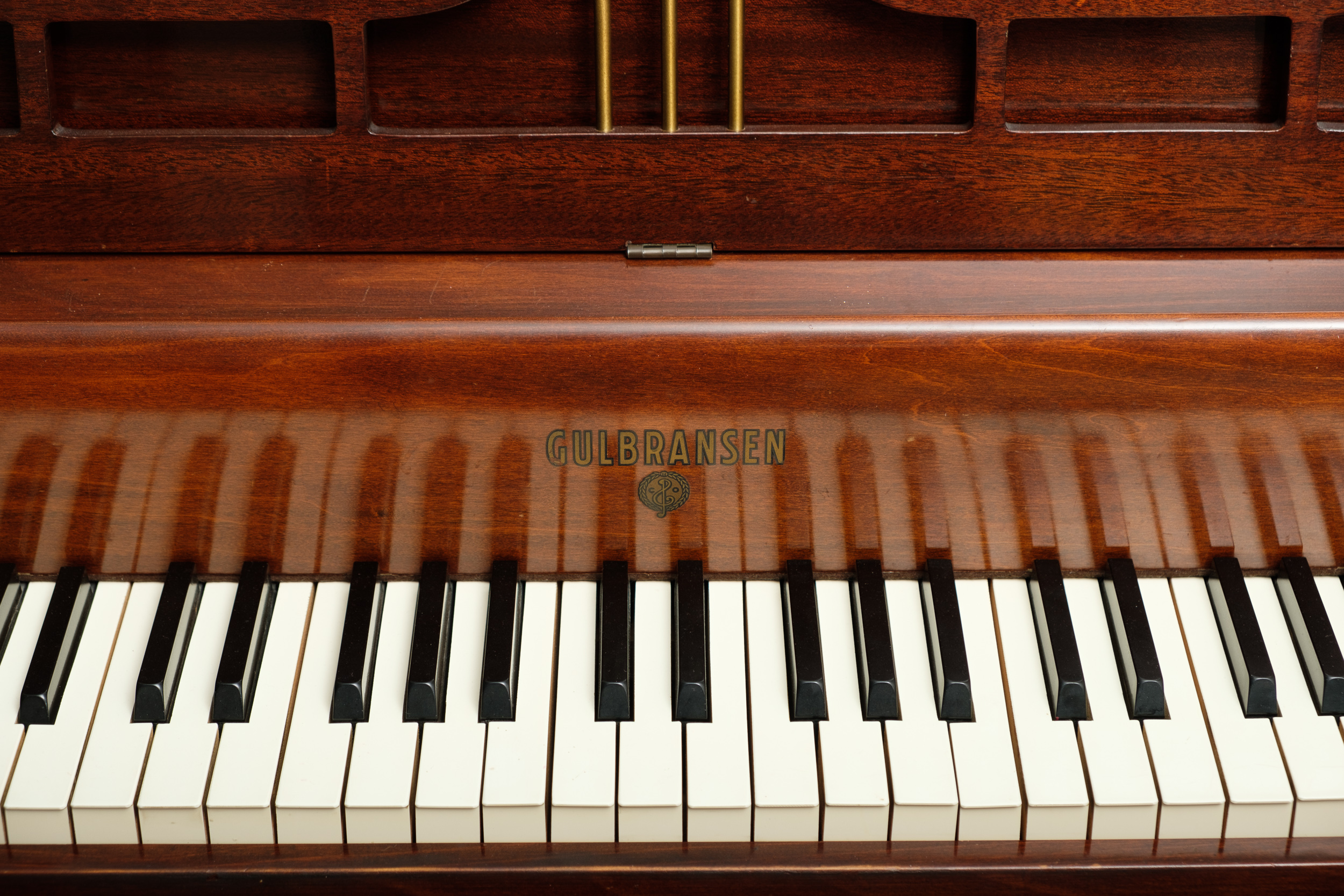 Vintage Gulbransen Spinet Piano with Bench