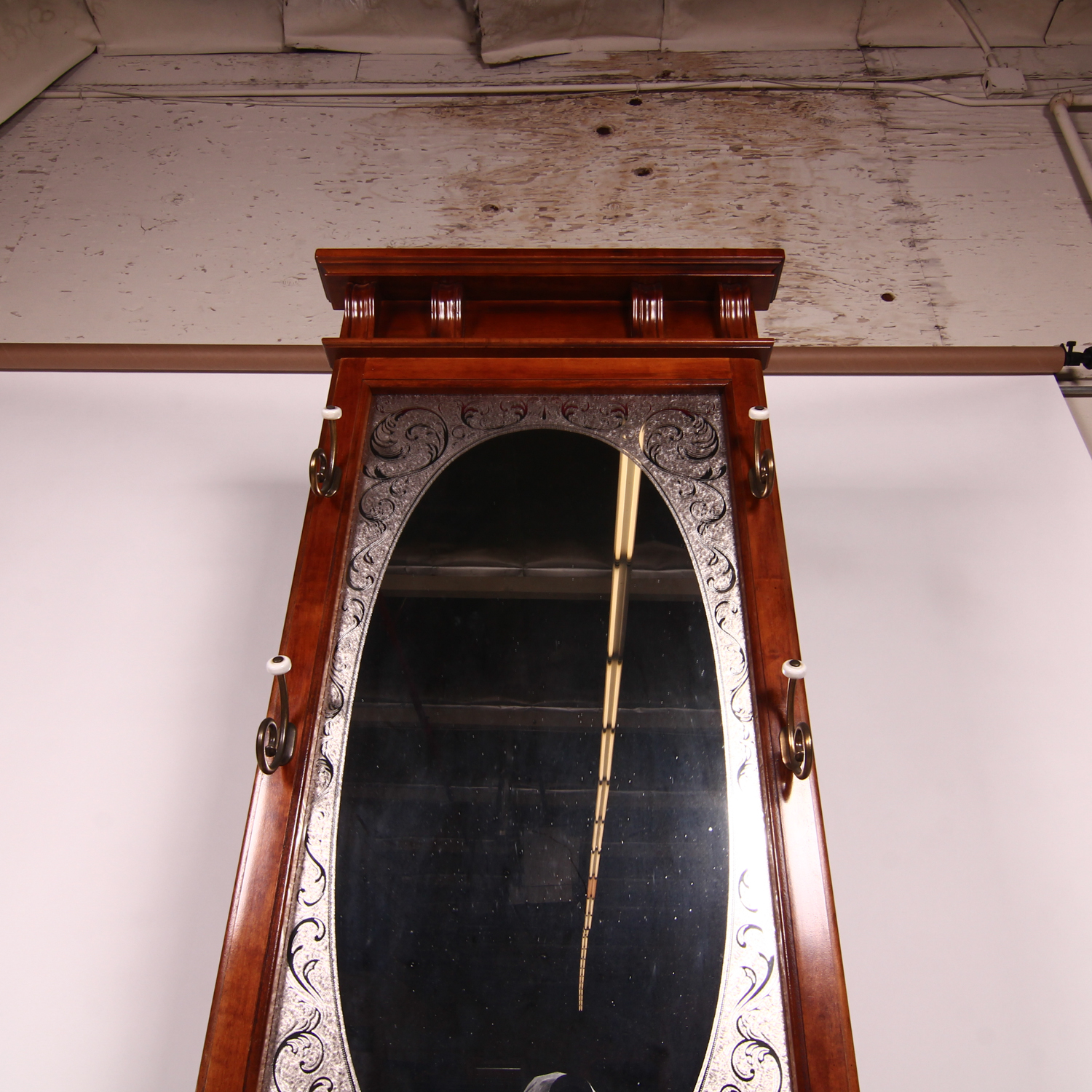 Victorian Style Hall Tree by Pulaski Furniture