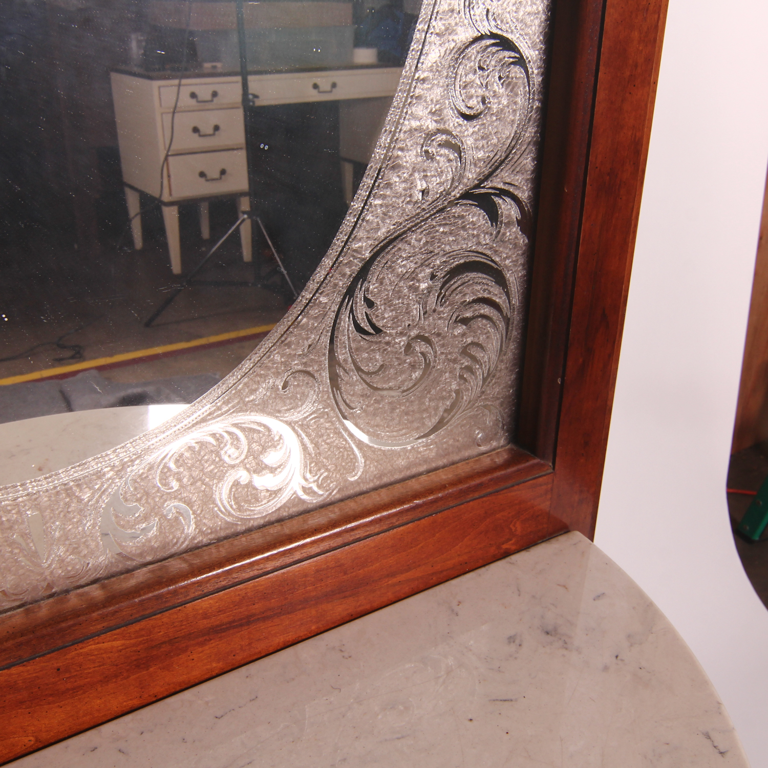 Victorian Style Hall Tree by Pulaski Furniture