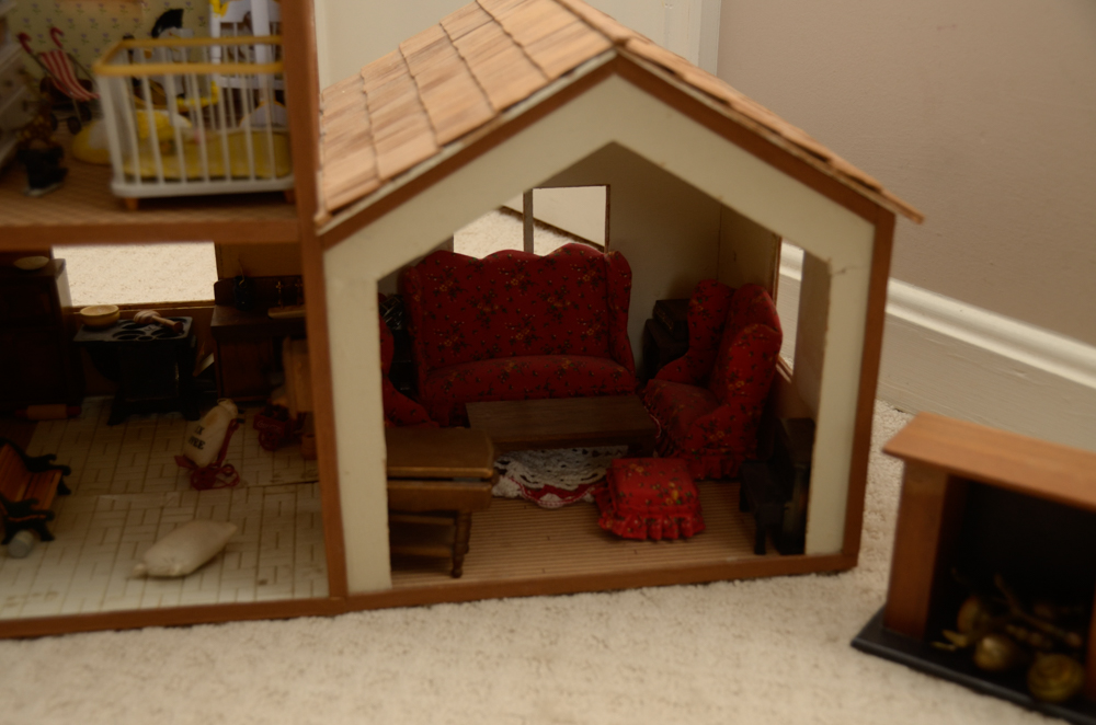 Vintage Craftsman Style Furnished Dollhouse