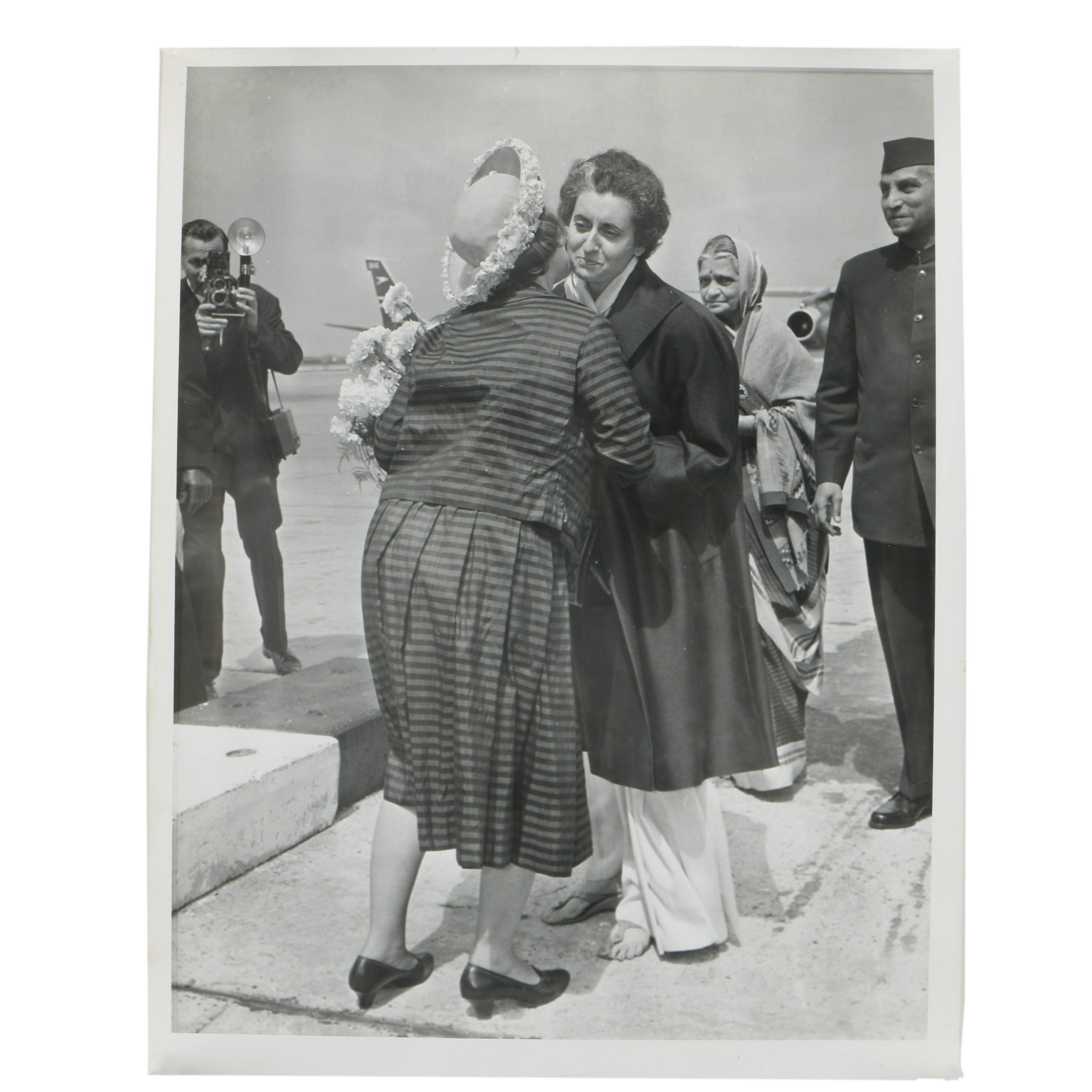 1957 Letter and Photo of Indira Gandhi and Fredda Brilliant