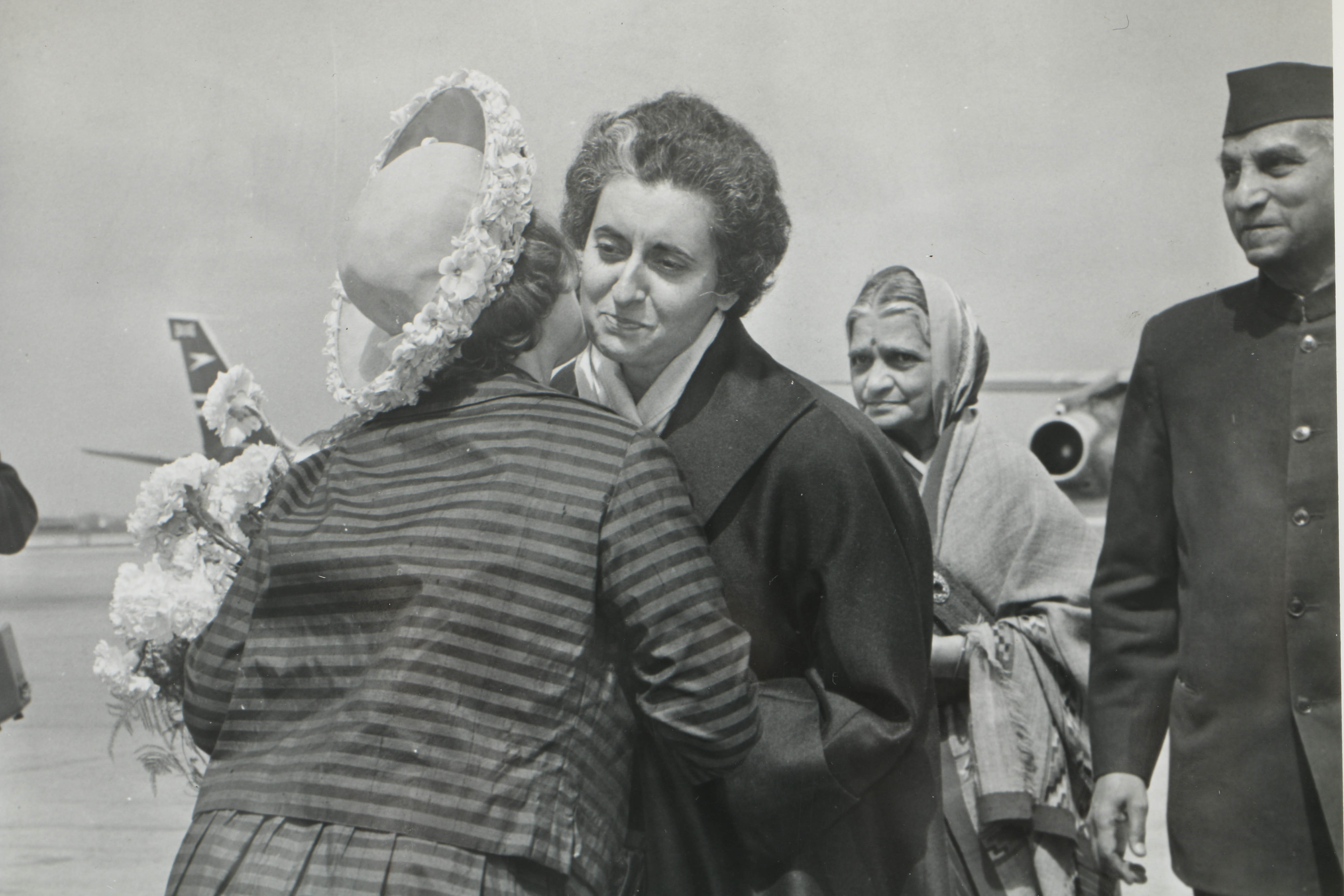 1957 Letter and Photo of Indira Gandhi and Fredda Brilliant