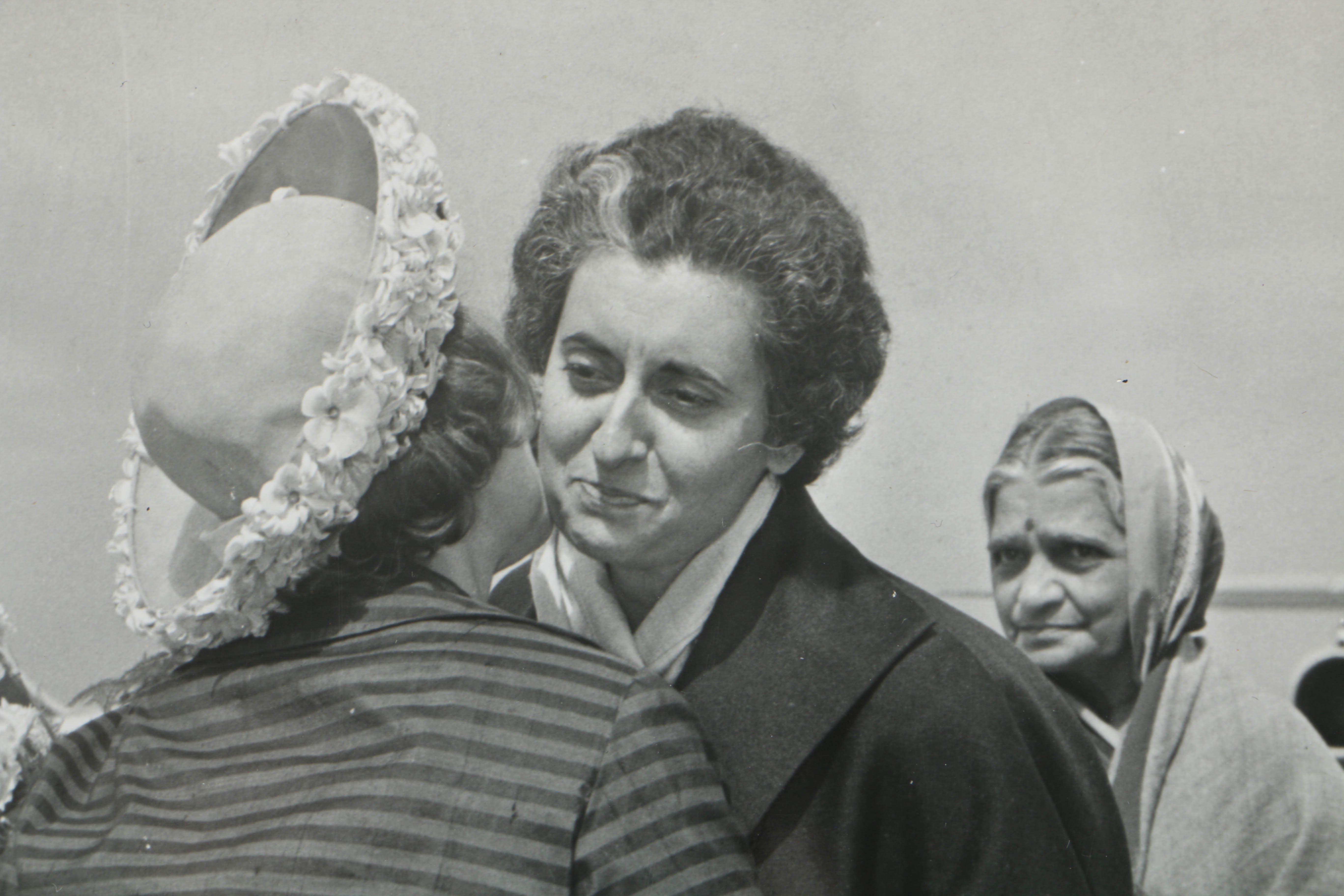1957 Letter and Photo of Indira Gandhi and Fredda Brilliant