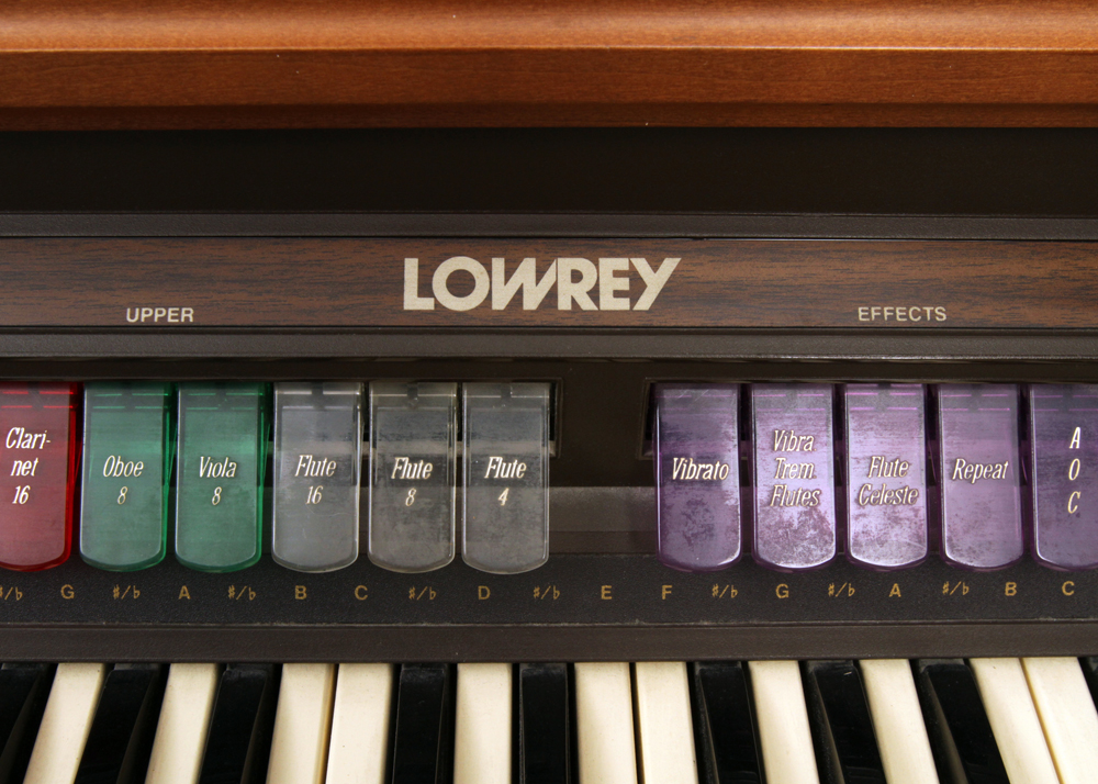 Lowrey Pageant M-150 Organ With Bench And Brass Light