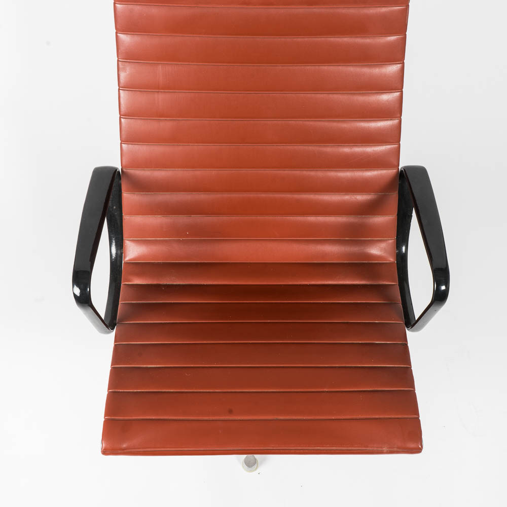 Swivel Office Chair After Design by Charles Eames for Herman Miller