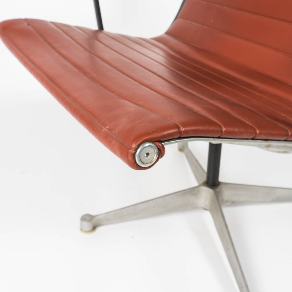 Swivel Office Chair After Design by Charles Eames for Herman Miller