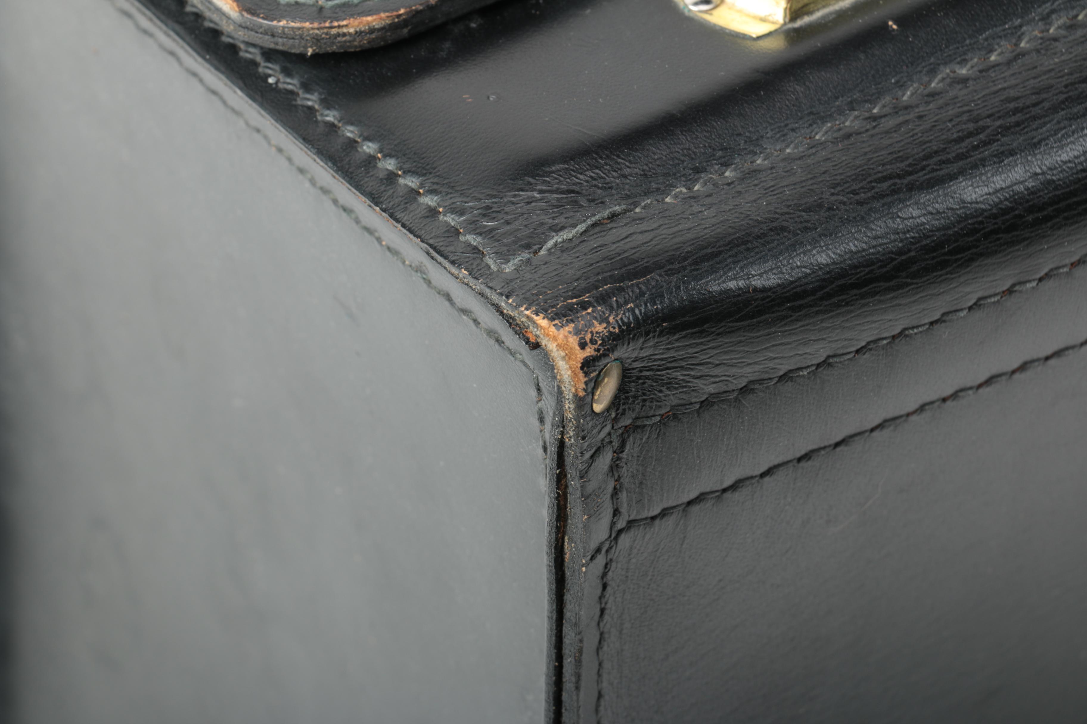 WearBest Leather Briefcase