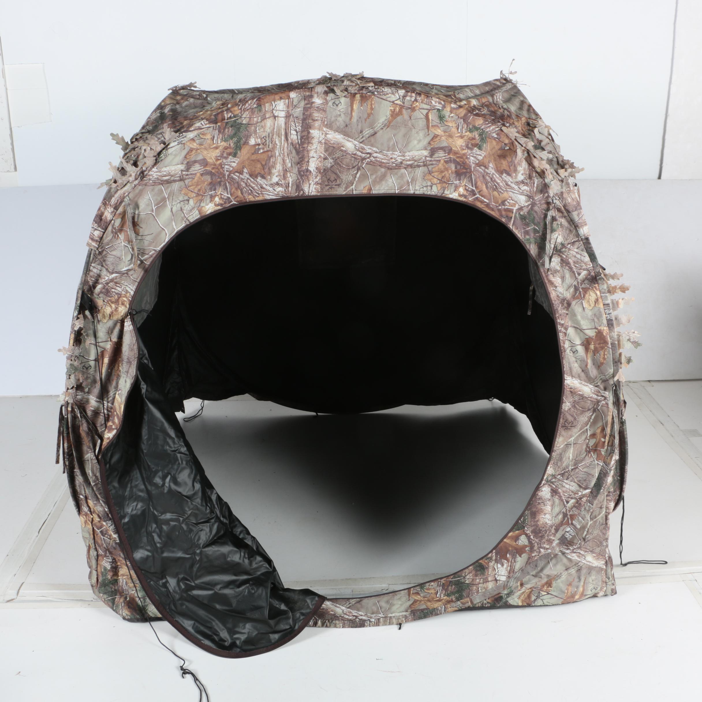 Ameristep "Realtree Xtra" Ground Blind with Lanterns and Camping Gear