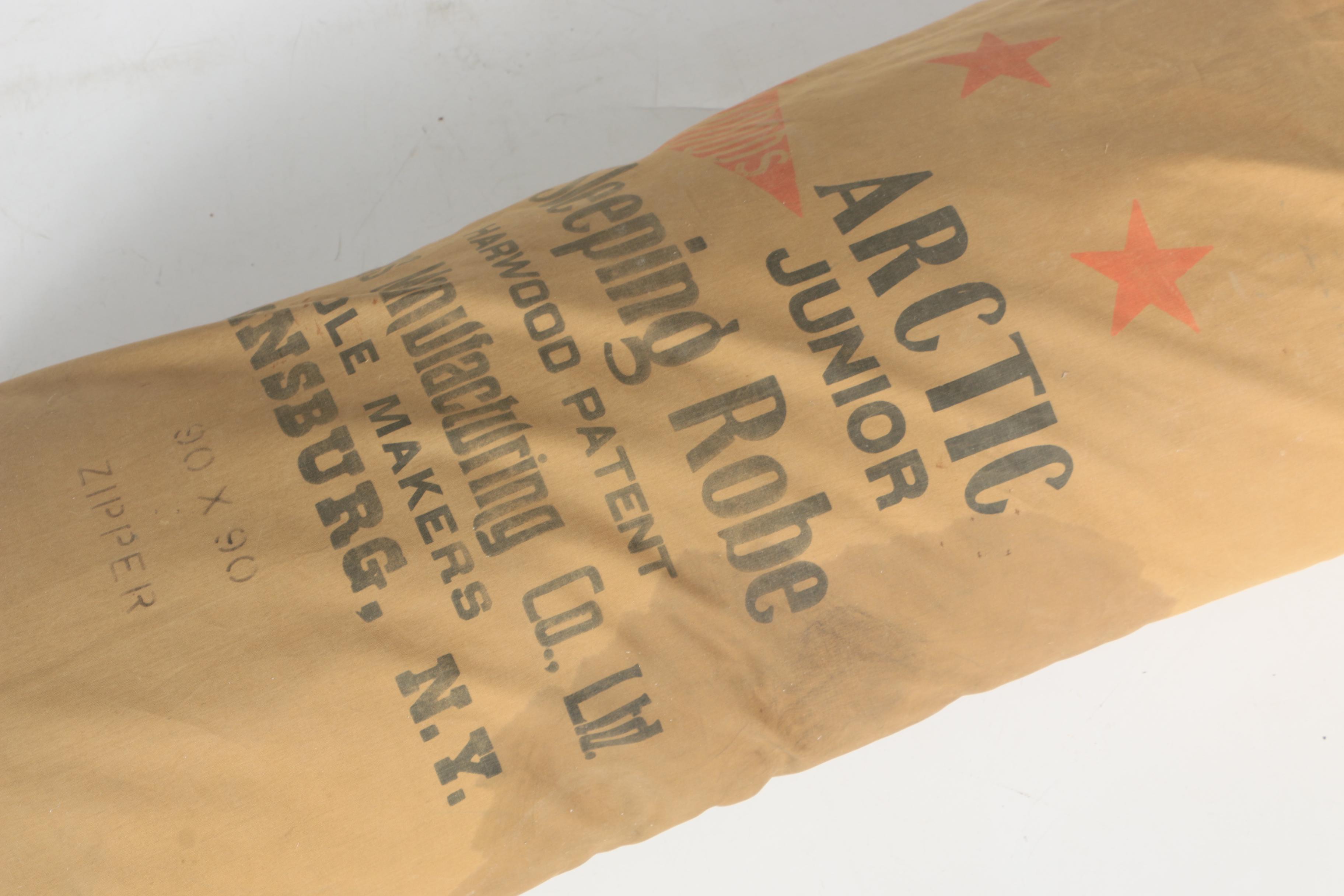 Ameristep "Realtree Xtra" Ground Blind with Lanterns and Camping Gear