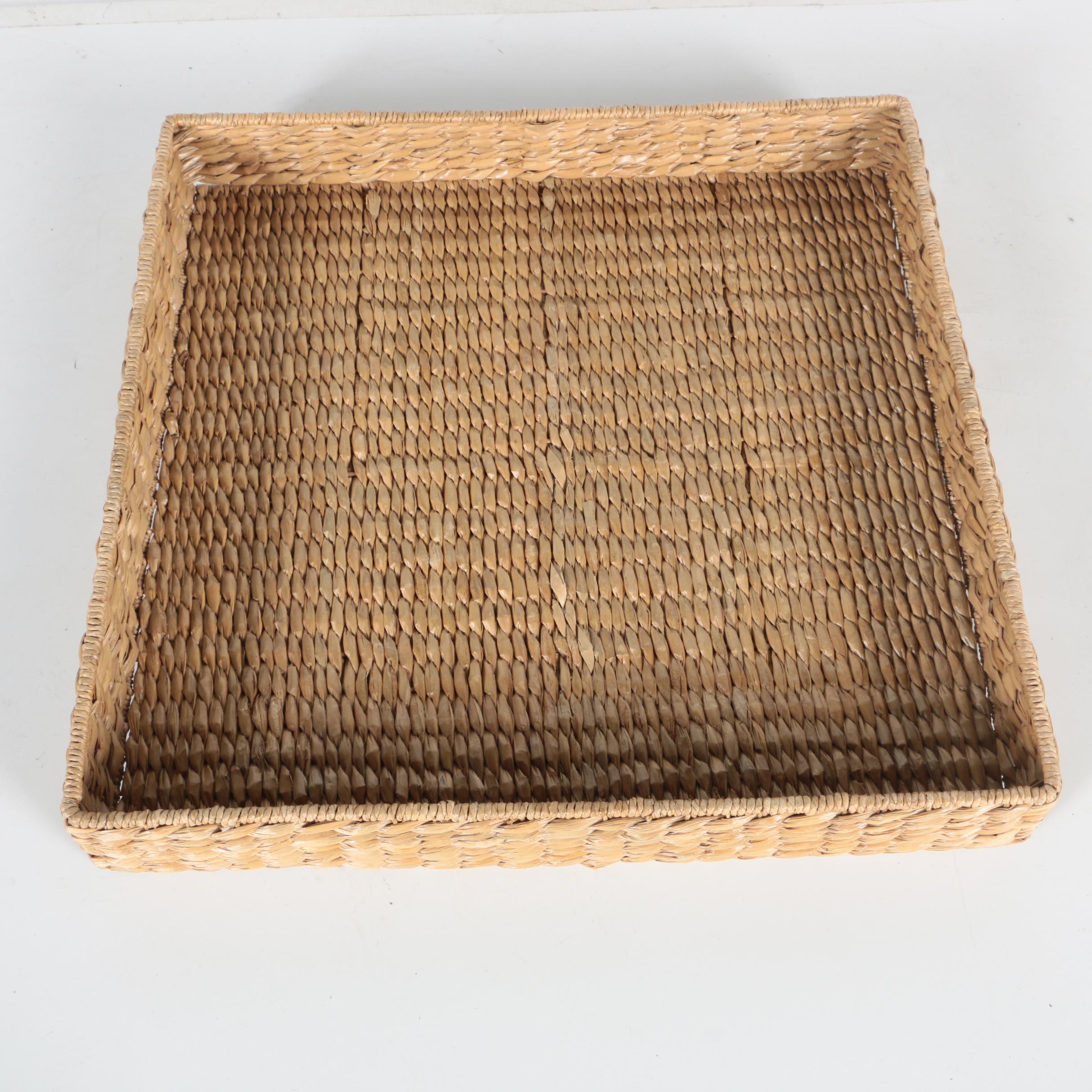 Ameristep "Realtree Xtra" Ground Blind with Lanterns and Camping Gear